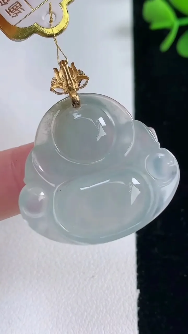 天然A货翡翠佛公吊坠，尺寸27-29.8-6.7，重量:8.72g
2月5日