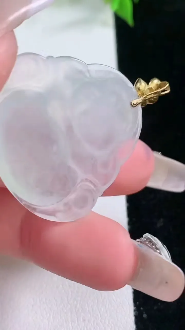 天然A货翡翠佛公吊坠，尺寸29.8-32.4-5.4，重量:8.87g
2月5日