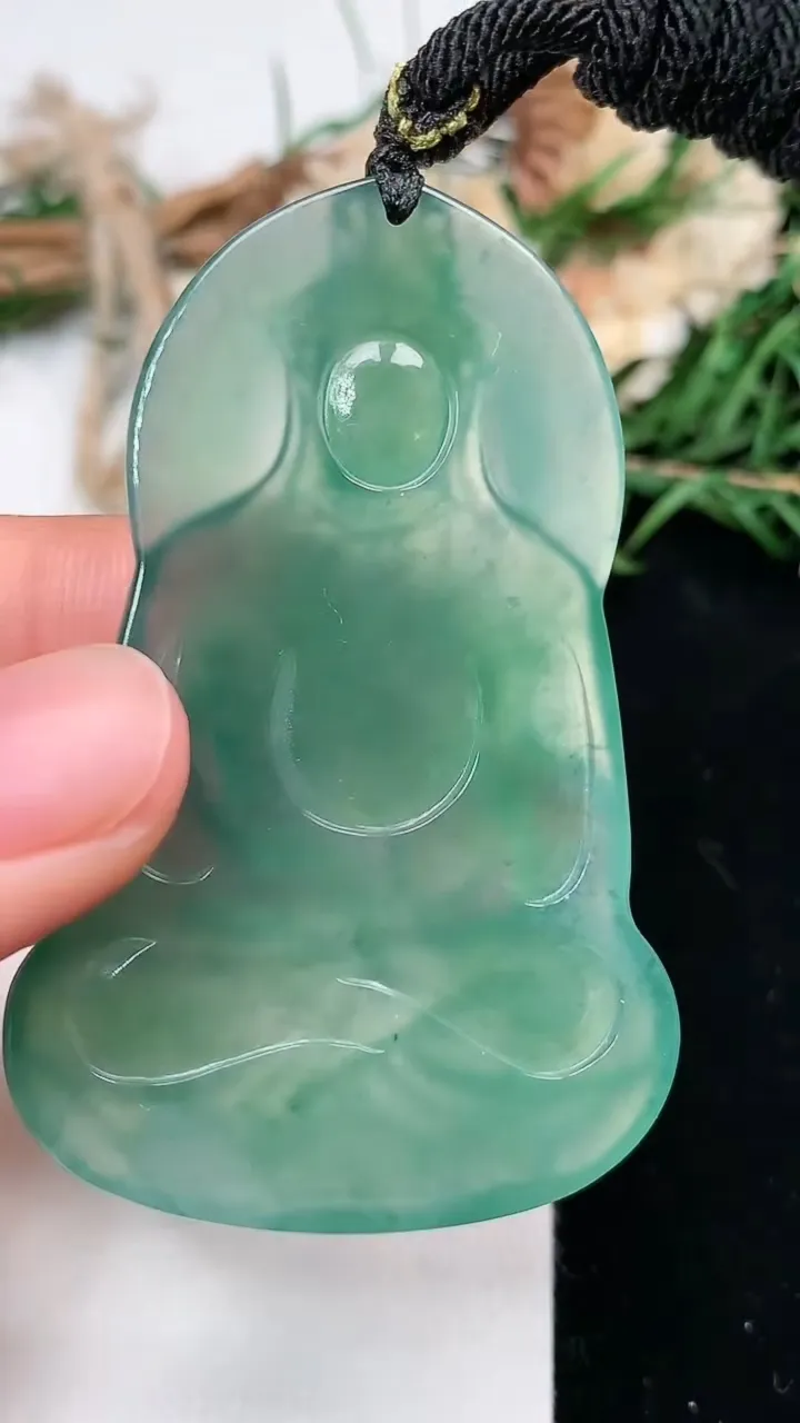 天然A货翡翠蓝水观音菩萨吊坠，尺寸57.7-37.5-5.2，重量:24.00g
2月5日
