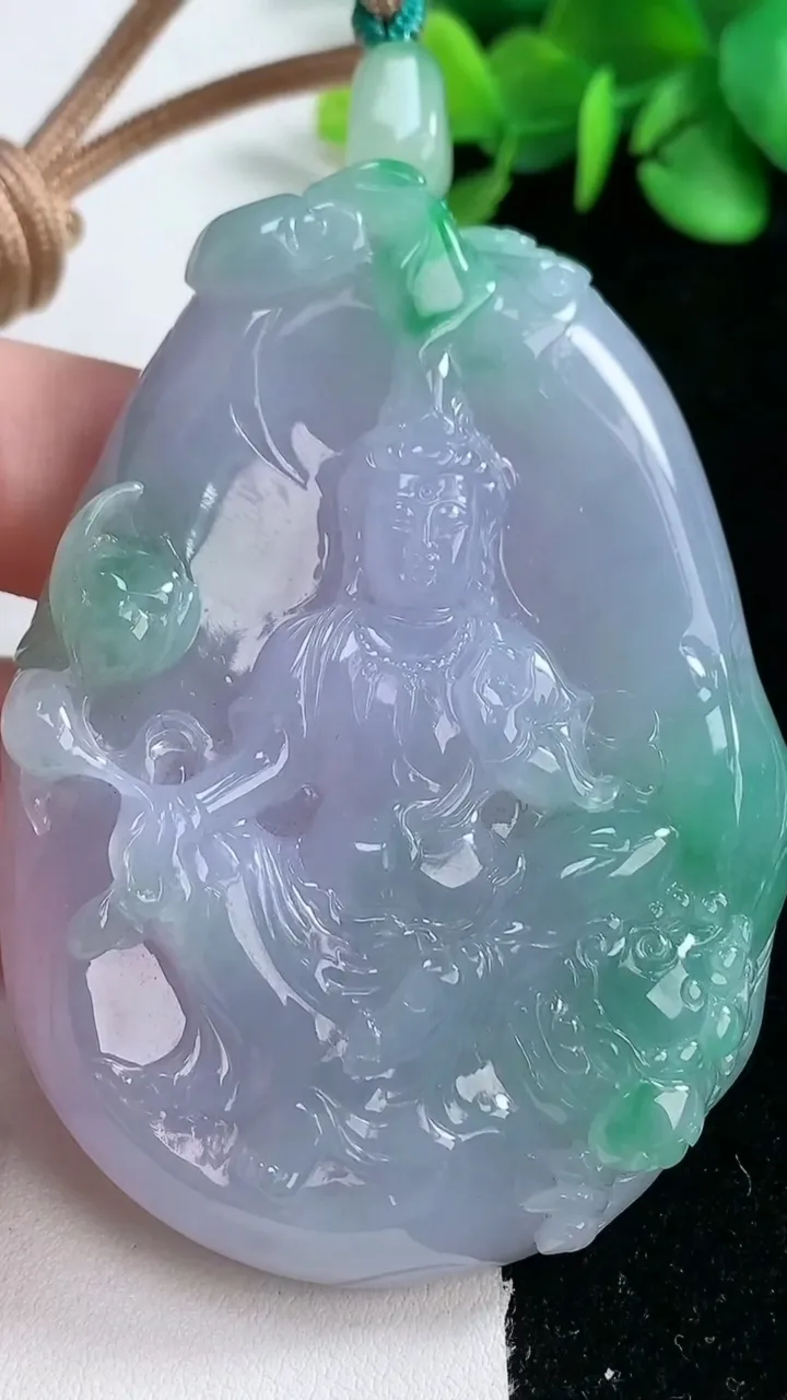 天然A货翡翠文殊菩萨吊坠，尺寸70.7-51-13.3，重量:105.54g
2月5日
