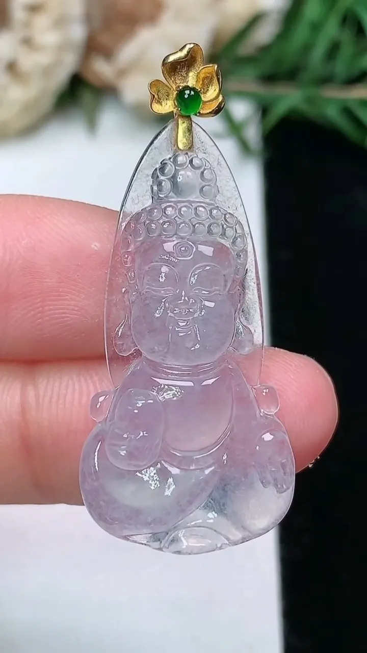 天然A货翡翠白冰宝宝佛吊坠，尺寸33-16.8-5.5，重量:3.70g
2月5日