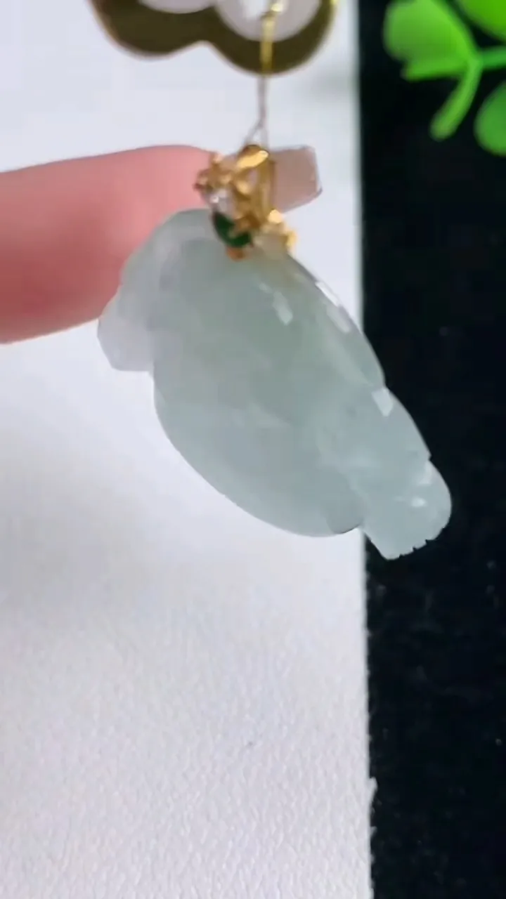 天然A货翡翠佛公吊坠，尺寸27-29.8-6.7，重量:8.72g
2月5日