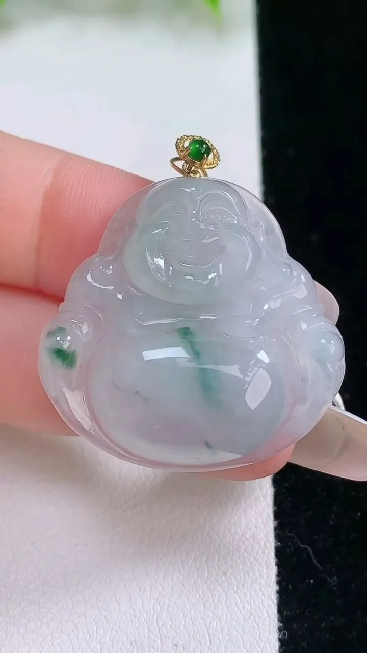 天然A货翡翠种飘花佛公吊坠，尺寸30-31-5.9，重量:8.78g
2月5日