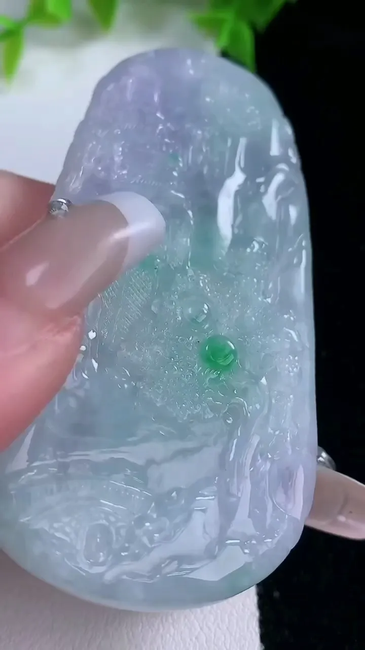 天然A货翡翠春带彩紫罗兰山水牌吊坠，尺寸69.2-37.3-10.8，重量:61.10g
2月5日