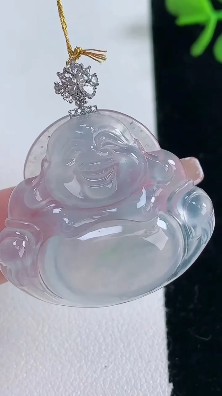 天然A货翡翠佛公吊坠，尺寸29.2-32.6-5.7，重量:8.48g
2月5日