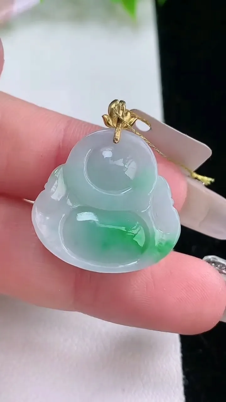 天然A货翡翠佛公吊坠，尺寸21.8-22.6-6，重量:4.35g
2月5日