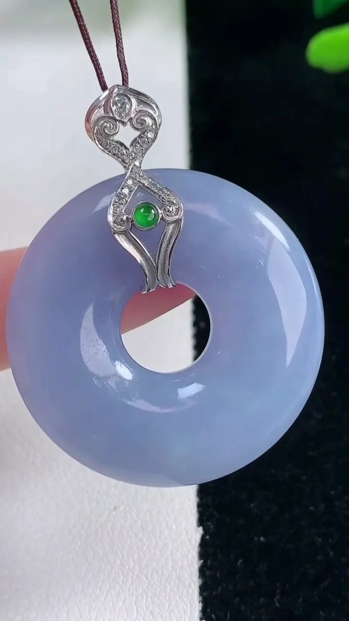 天然A货翡翠18K金紫罗兰平安环吊坠，尺寸35-7.5，重量:19.15g
2月5日