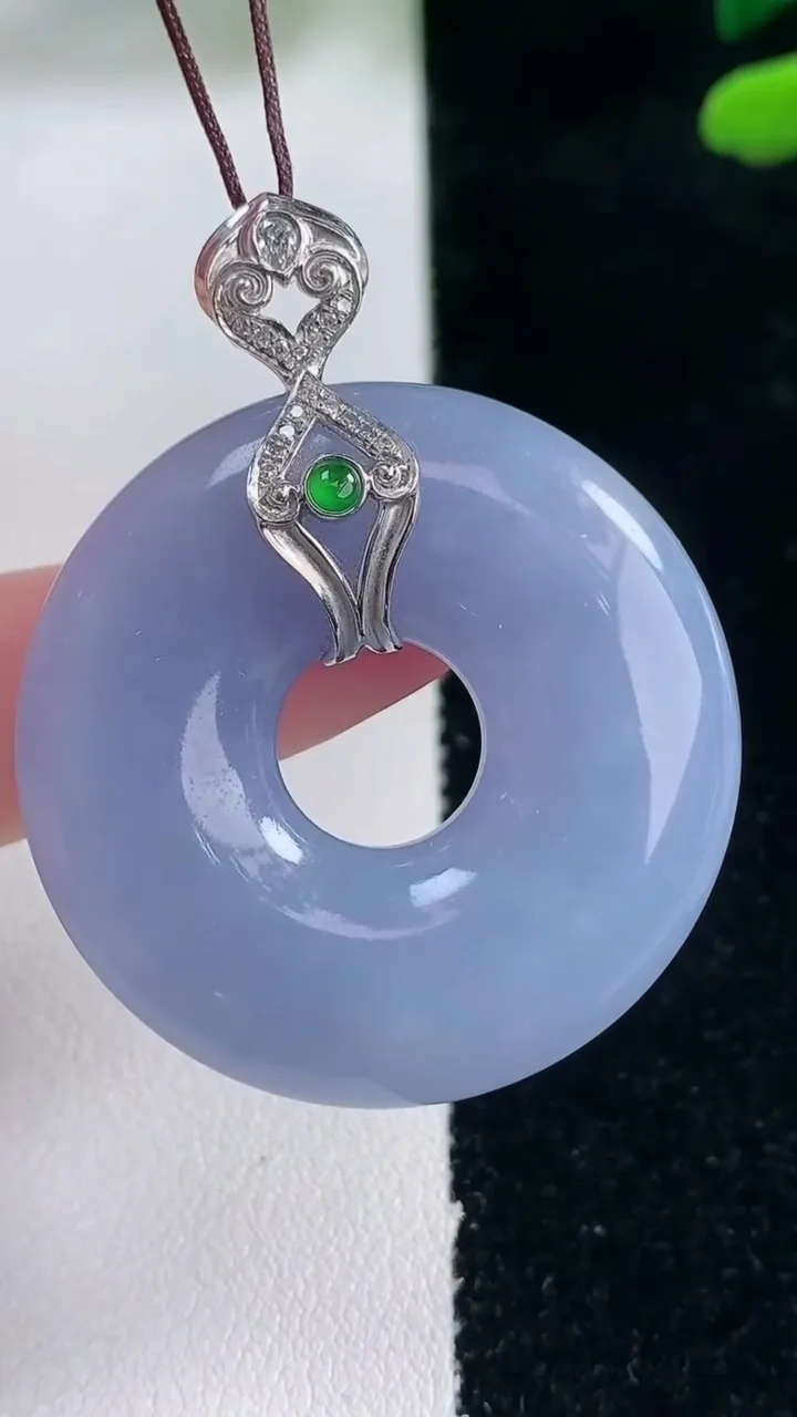 天然A货翡翠18K金紫罗兰平安环吊坠，尺寸35-7.5，重量:19.15g
2月5日