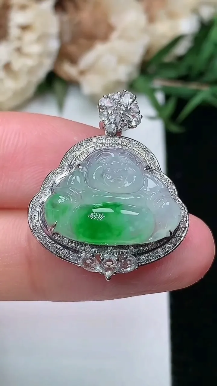 天然A货翡翠佛公吊坠，尺寸25.5-20.9-9.3
2月5日
