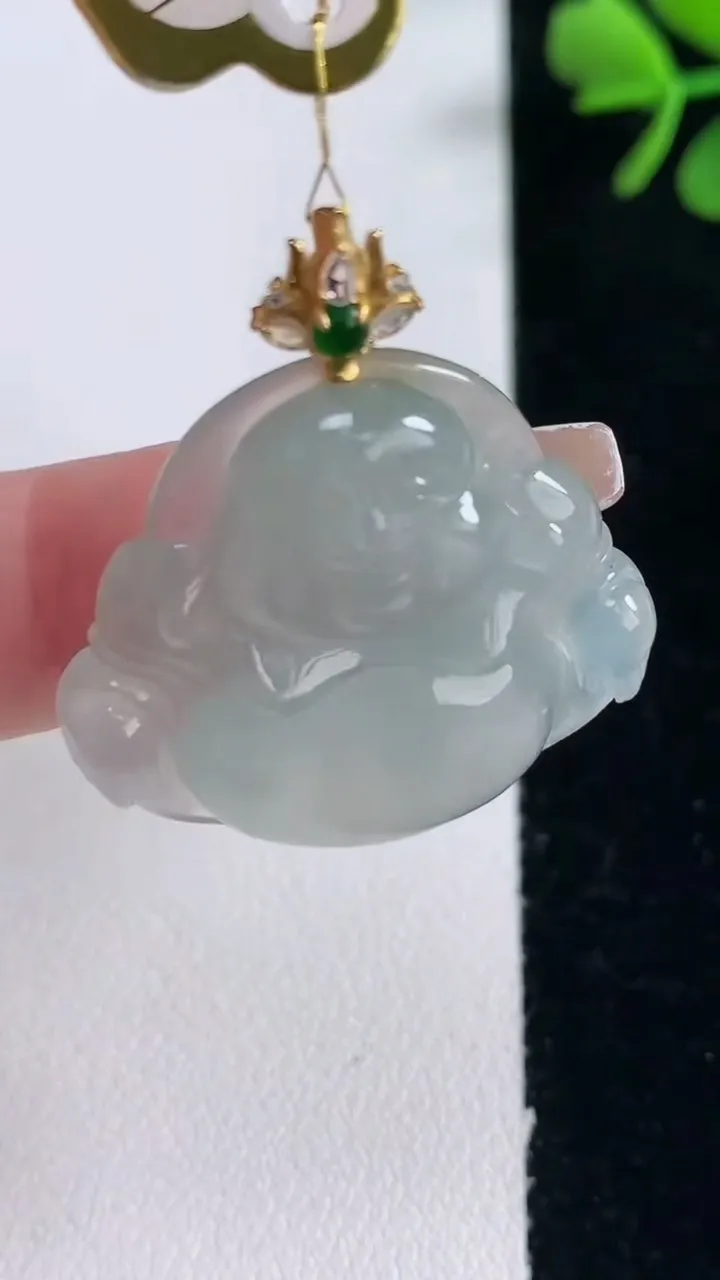 天然A货翡翠佛公吊坠，尺寸27-29.8-6.7，重量:8.72g
2月5日