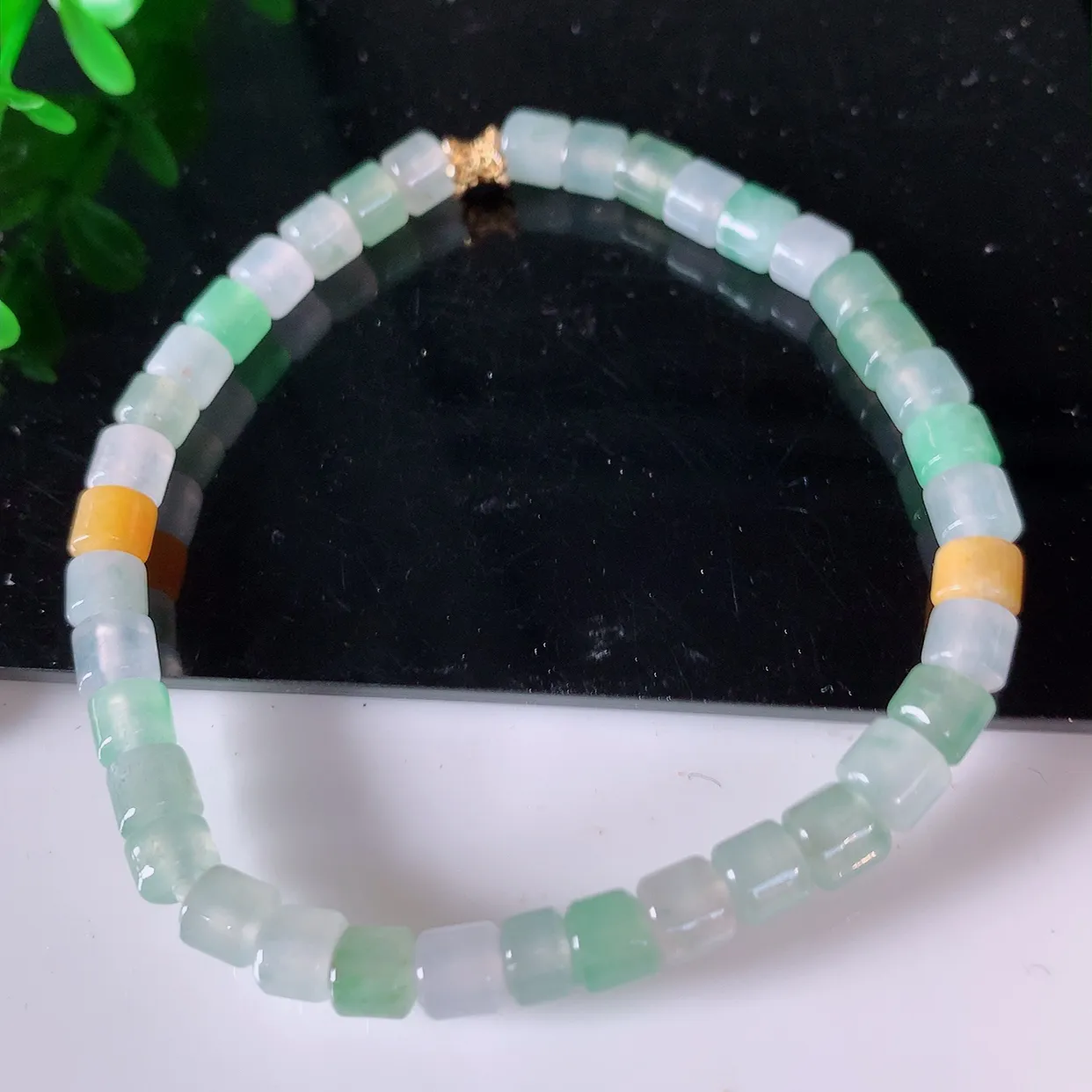 自然光实拍，冰种多宝翡翠手链，多彩路路通翡翠手串，颜色丰富，料子细腻，高档大气，自戴送礼佳品！#46.28取一尺寸5.2*4.5