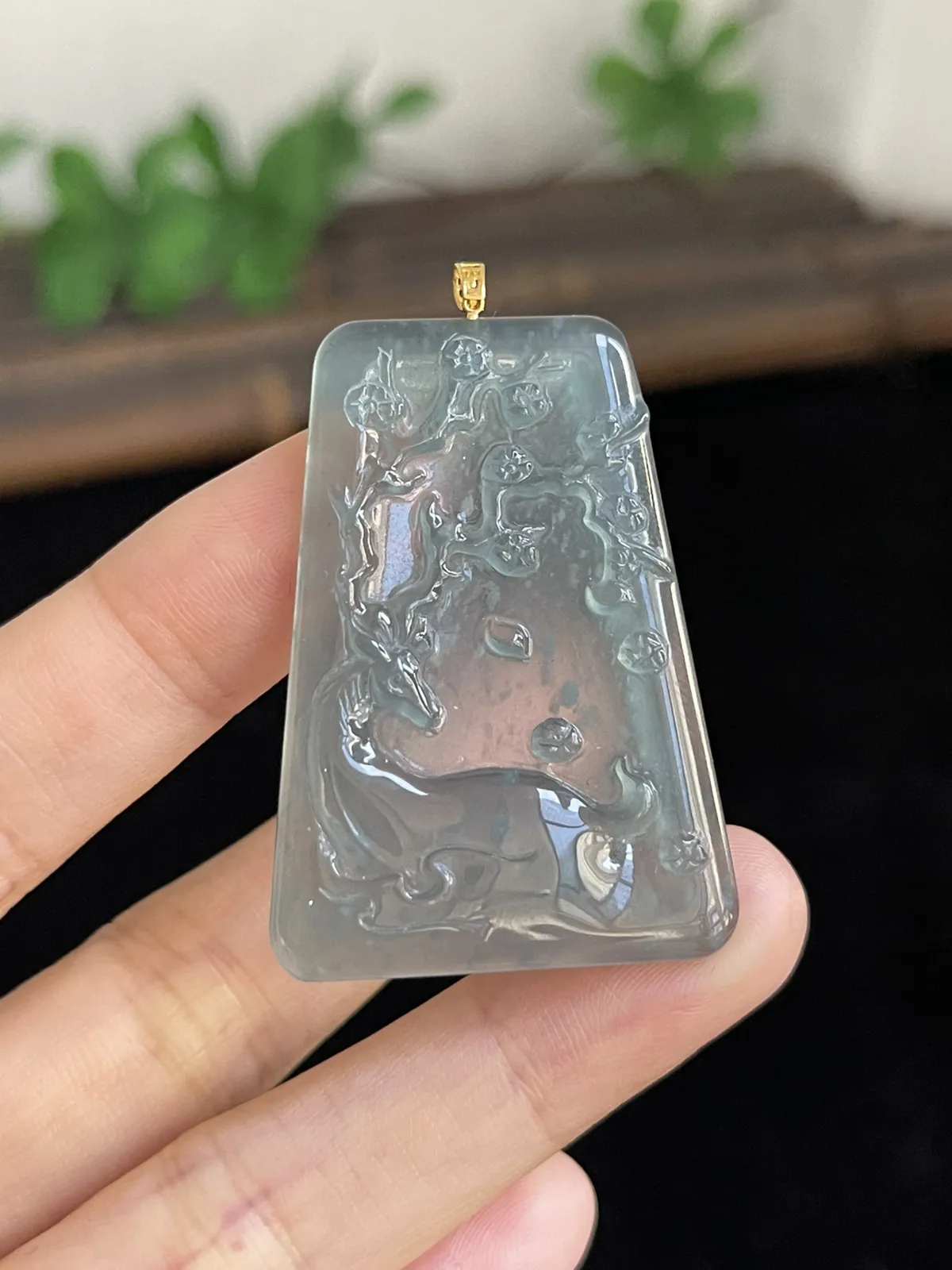 翡翠吊坠，印记：G18K