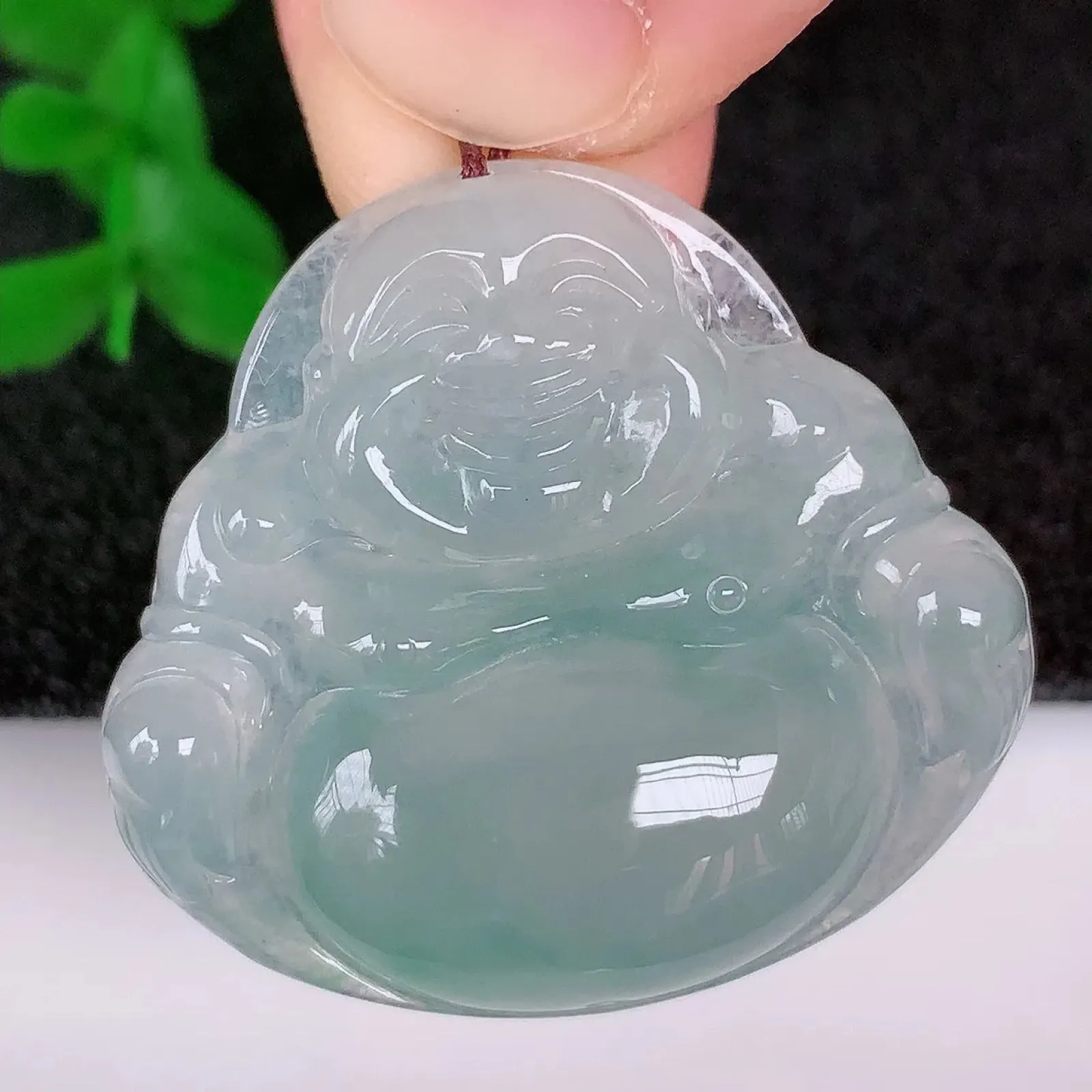 自然光实拍，冰种飘花翡翠佛公吊坠，玉笑佛，饱满，开脸喜庆，配戴优雅迷人！#01.25