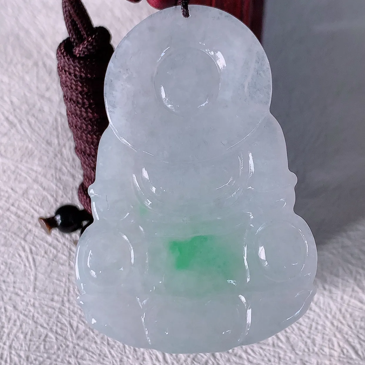 自然光实拍，冰润飘绿翡翠保平安观音菩萨吊坠，玉质莹润，佩戴佳品，#46.28