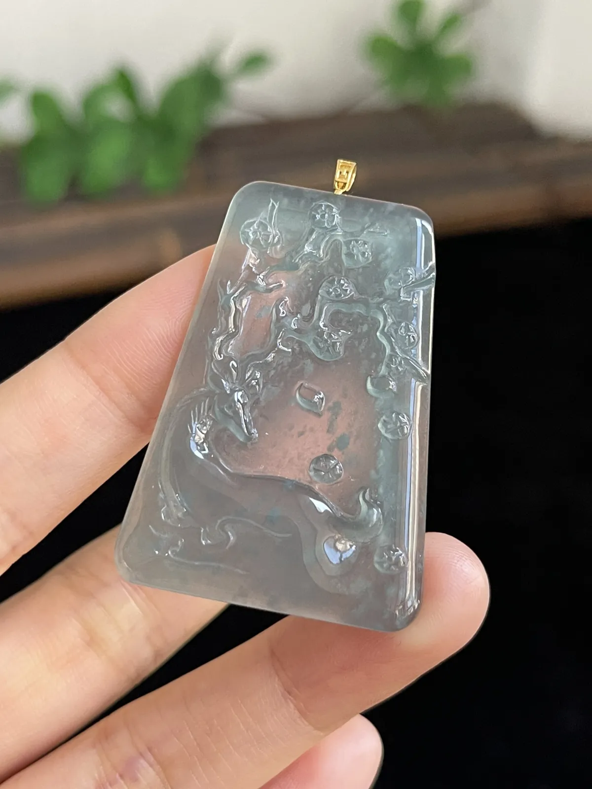 翡翠吊坠，印记：G18K