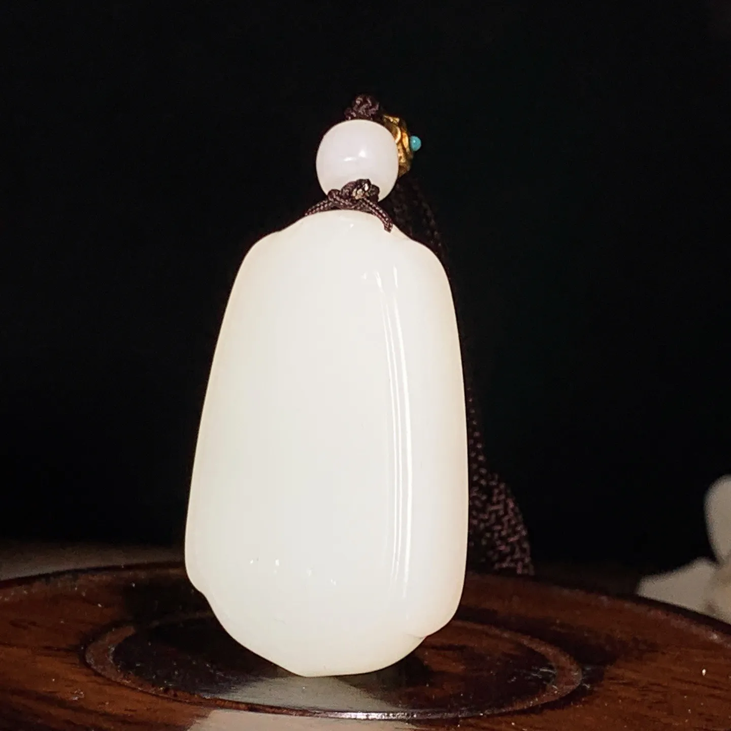 新疆和田玉羊脂白平安无事挂件 尺寸42/27/11重31克。玉质细腻油润。手推出油。佩戴高端典雅。lt260130