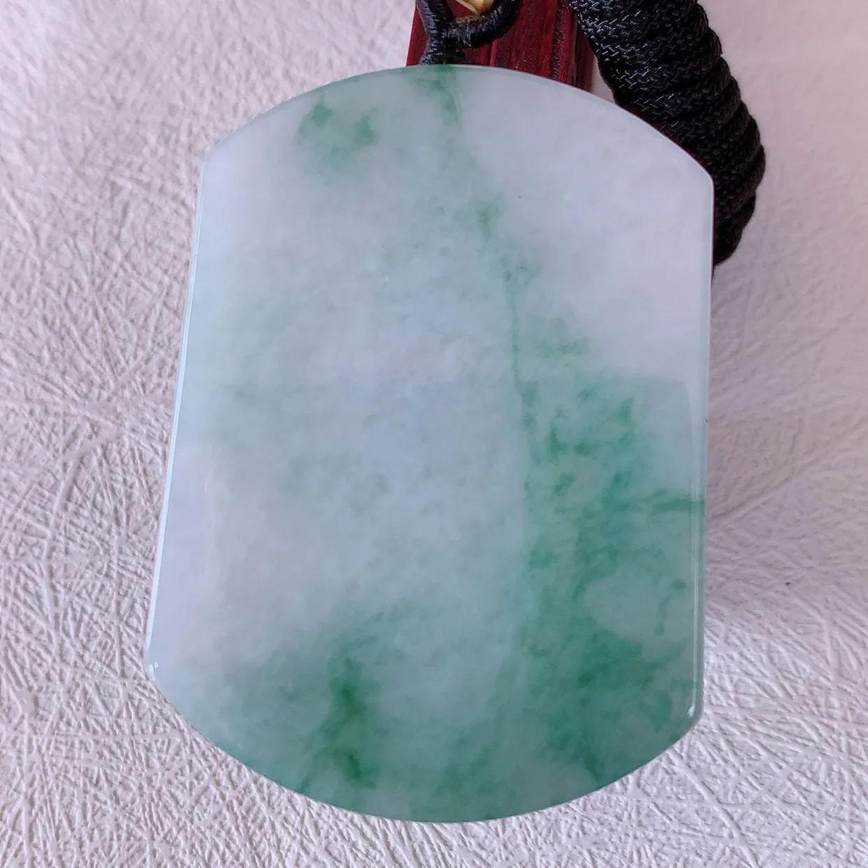 自然光实拍，冰润飘花翡翠平安无事牌吊坠，平平安安，无事 牌翠色灵动，佩戴平安时尚！#46.25