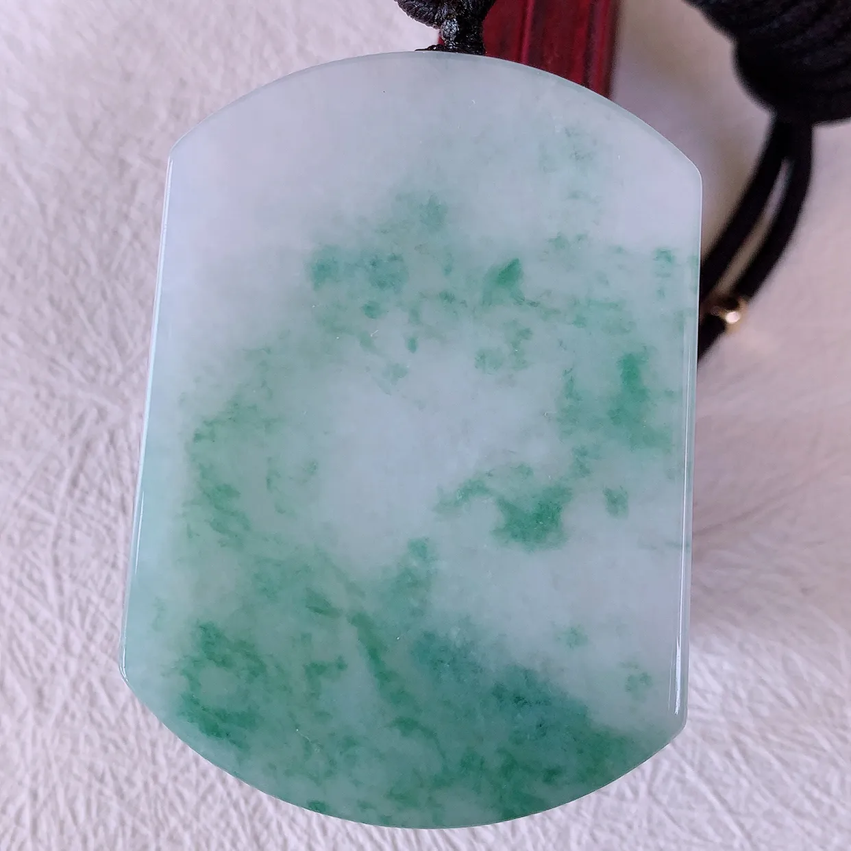 自然光实拍，冰润飘花翡翠平安无事牌吊坠，平平安安，无事 牌翠色灵动，佩戴平安时尚！#46.25