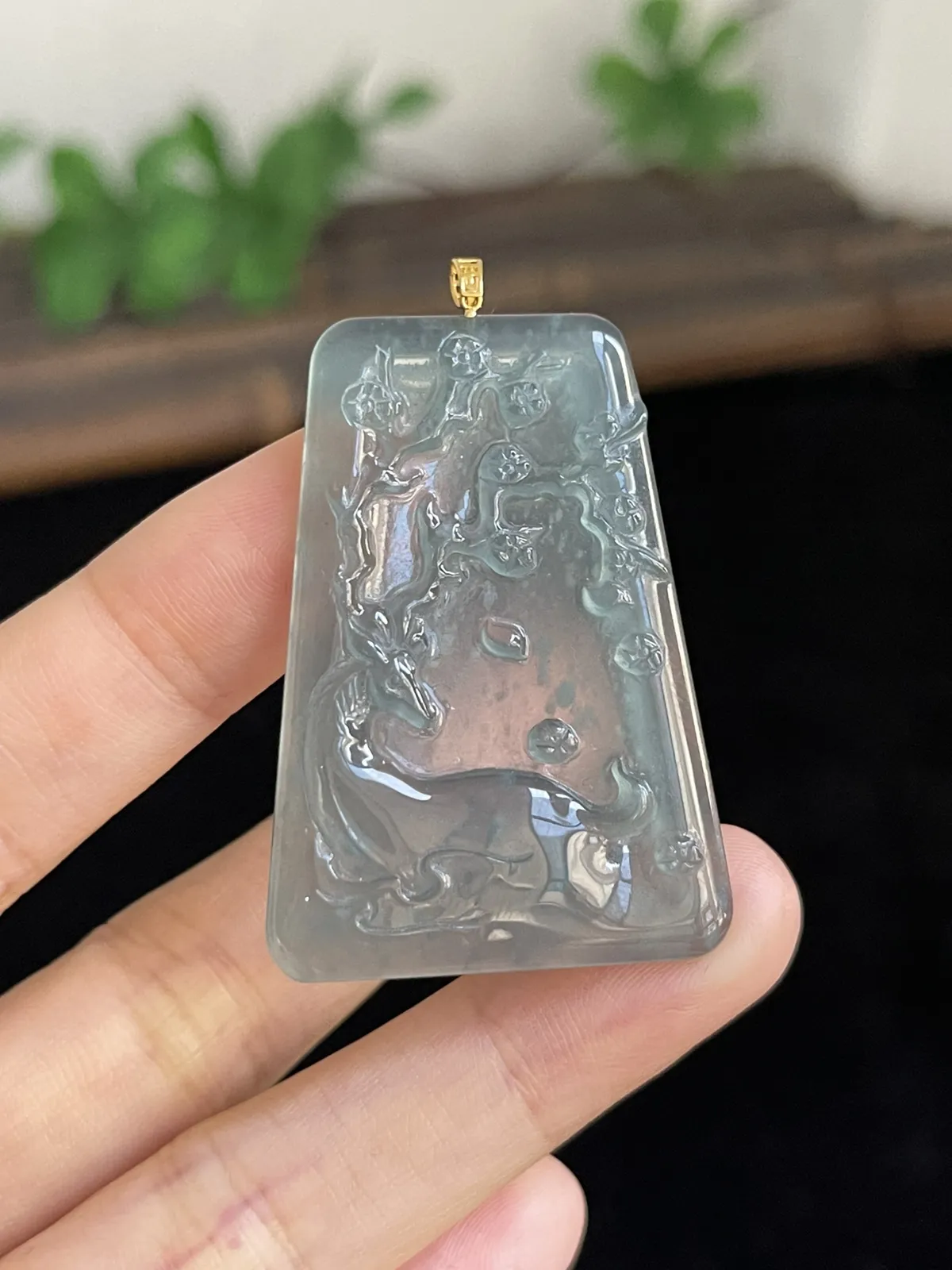 翡翠吊坠，印记：G18K