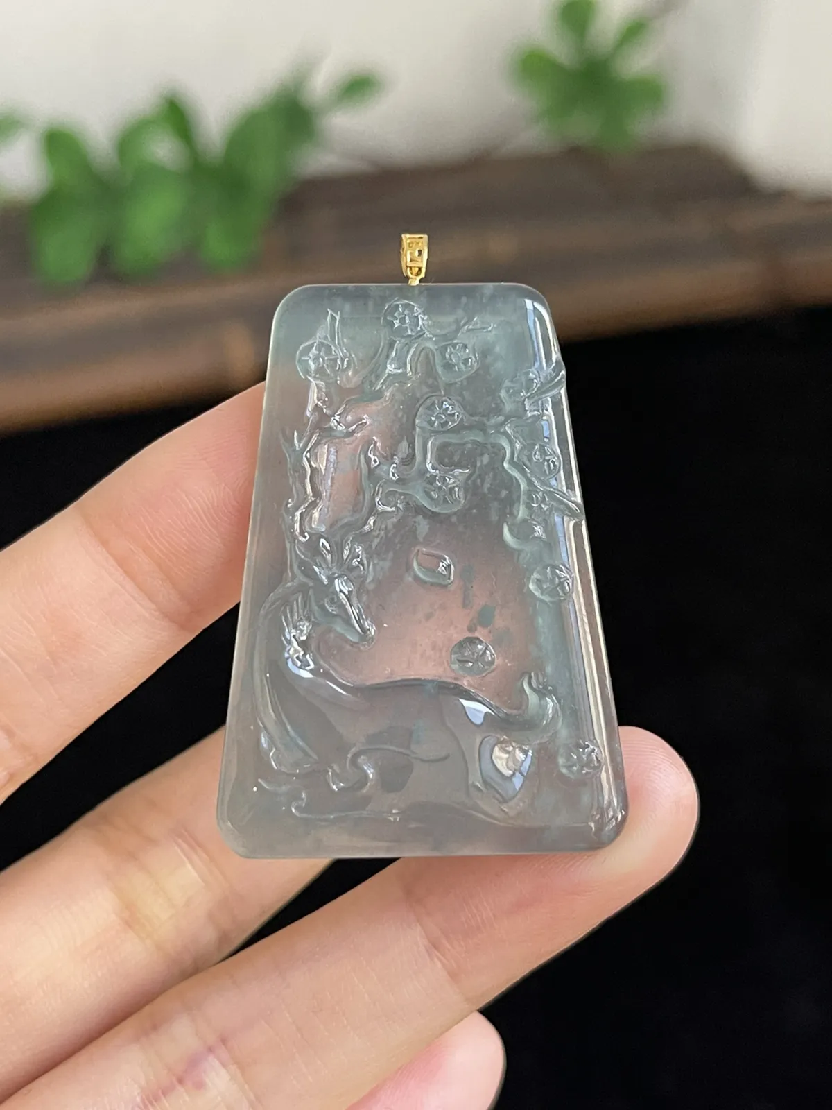 翡翠吊坠，印记：G18K