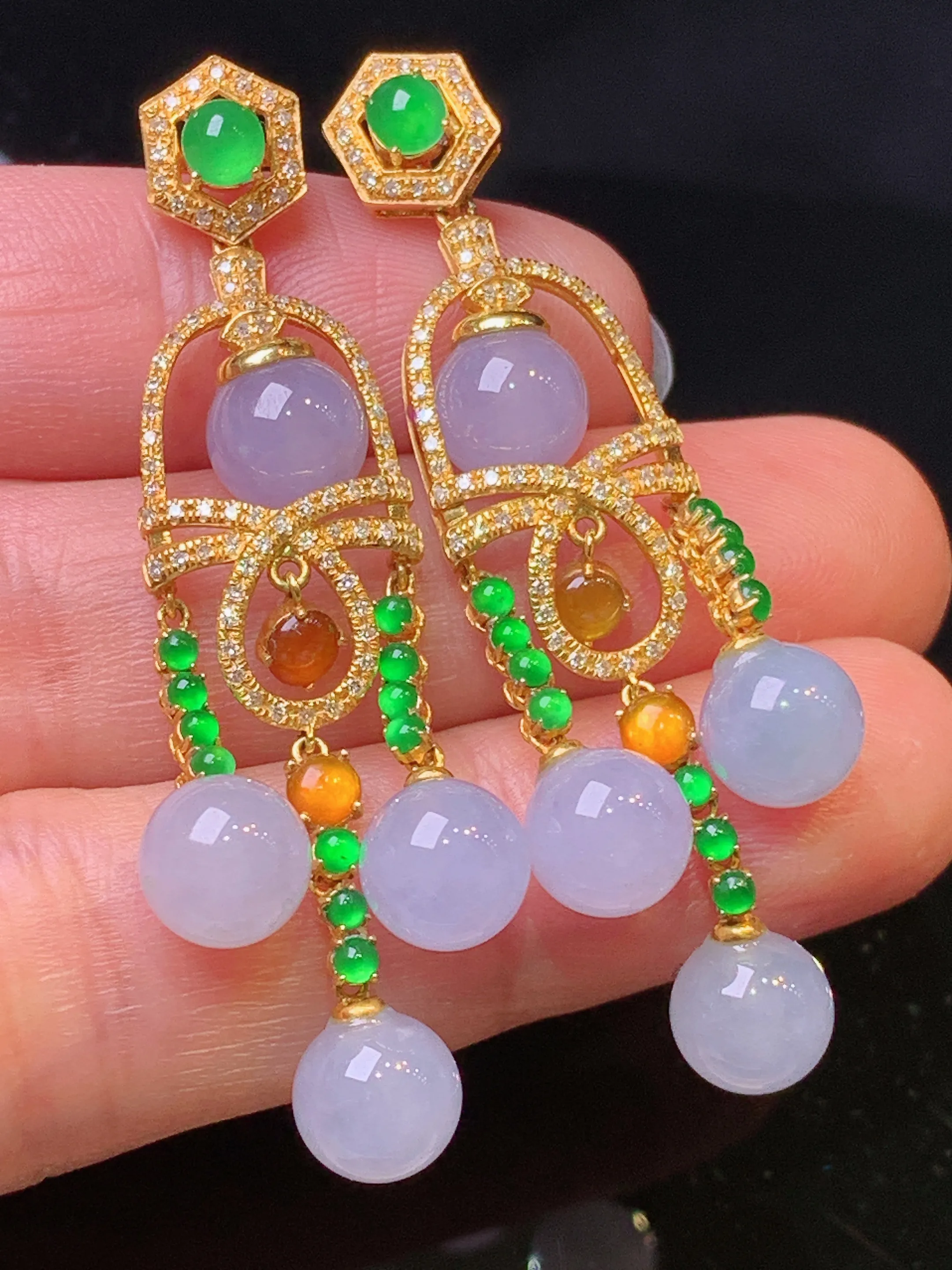 18k金钻镶嵌淡紫罗兰圆珠耳坠 玉质细腻 色泽清新艳丽 整体尺寸50*7