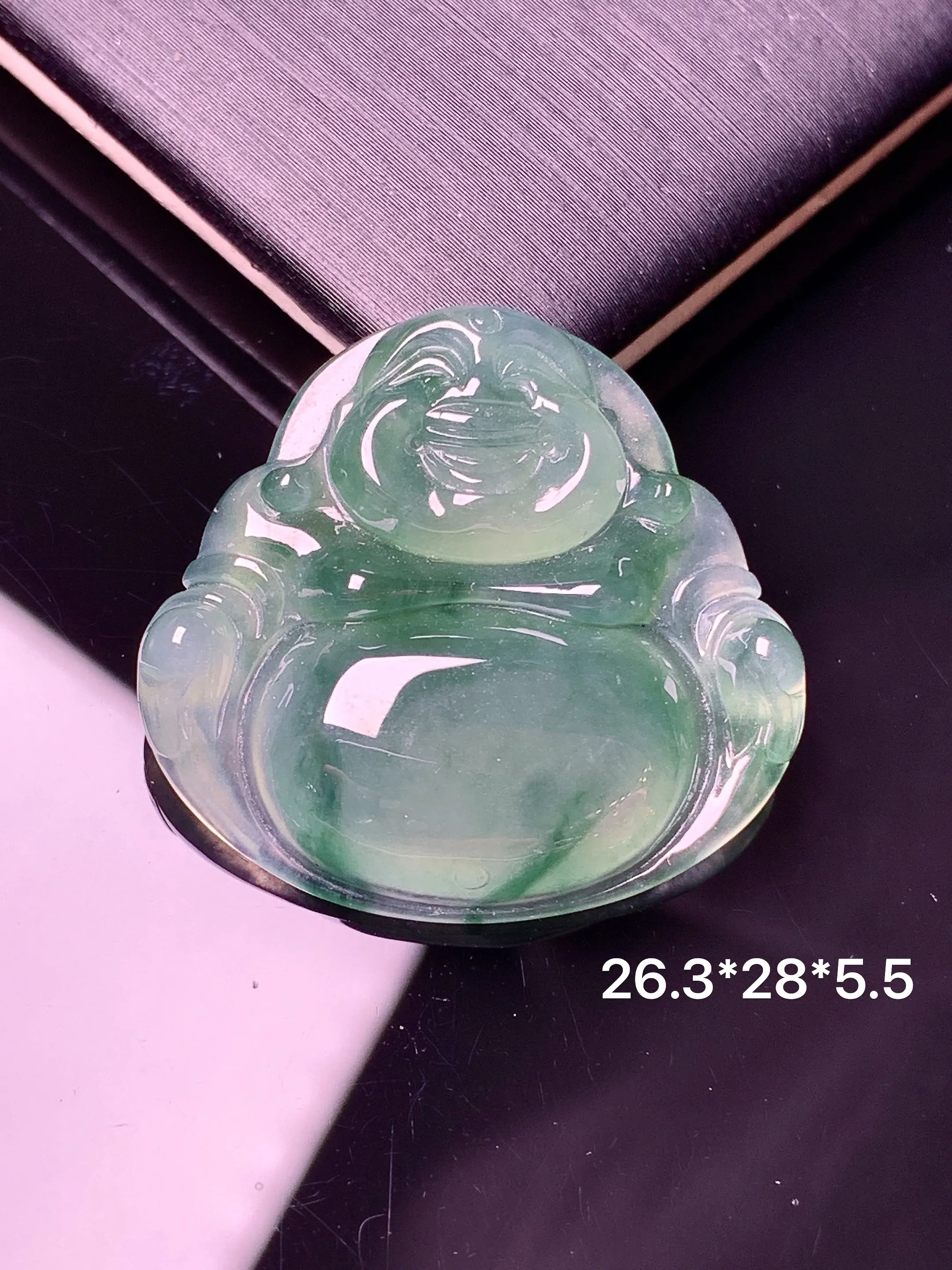 冰种飘绿佛公吊坠 玉质细腻 色泽清新艳丽 整体尺寸26.3*28*5.5