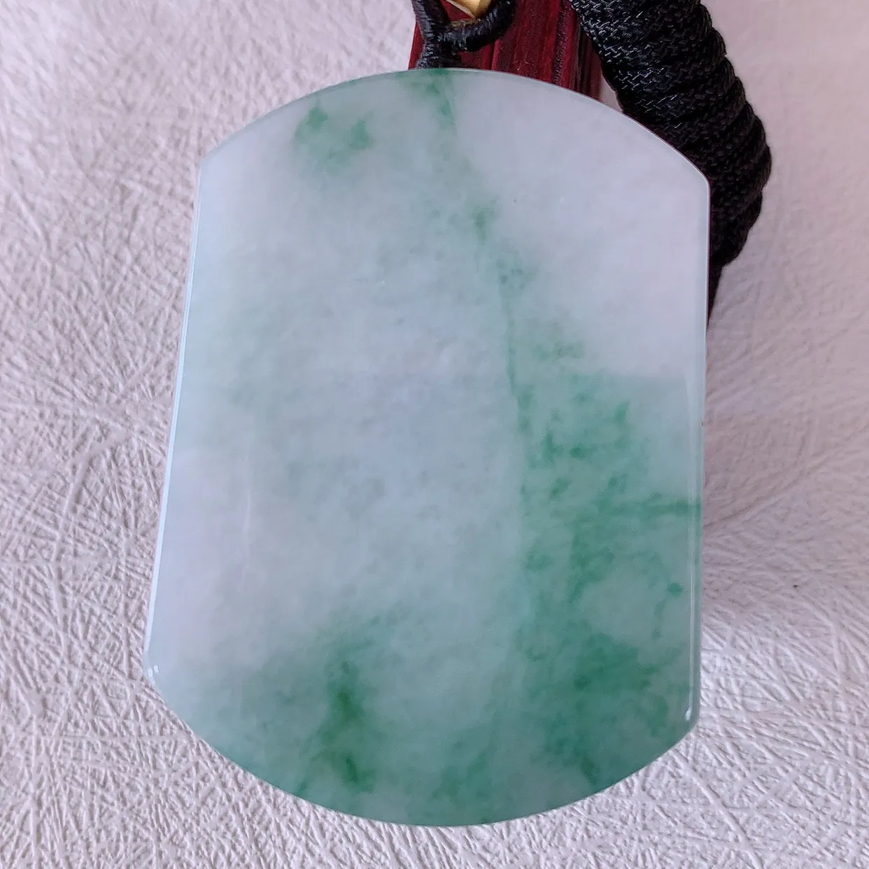 自然光实拍，冰润飘花翡翠平安无事牌吊坠，平平安安，无事 牌翠色灵动，佩戴平安时尚！#46.25