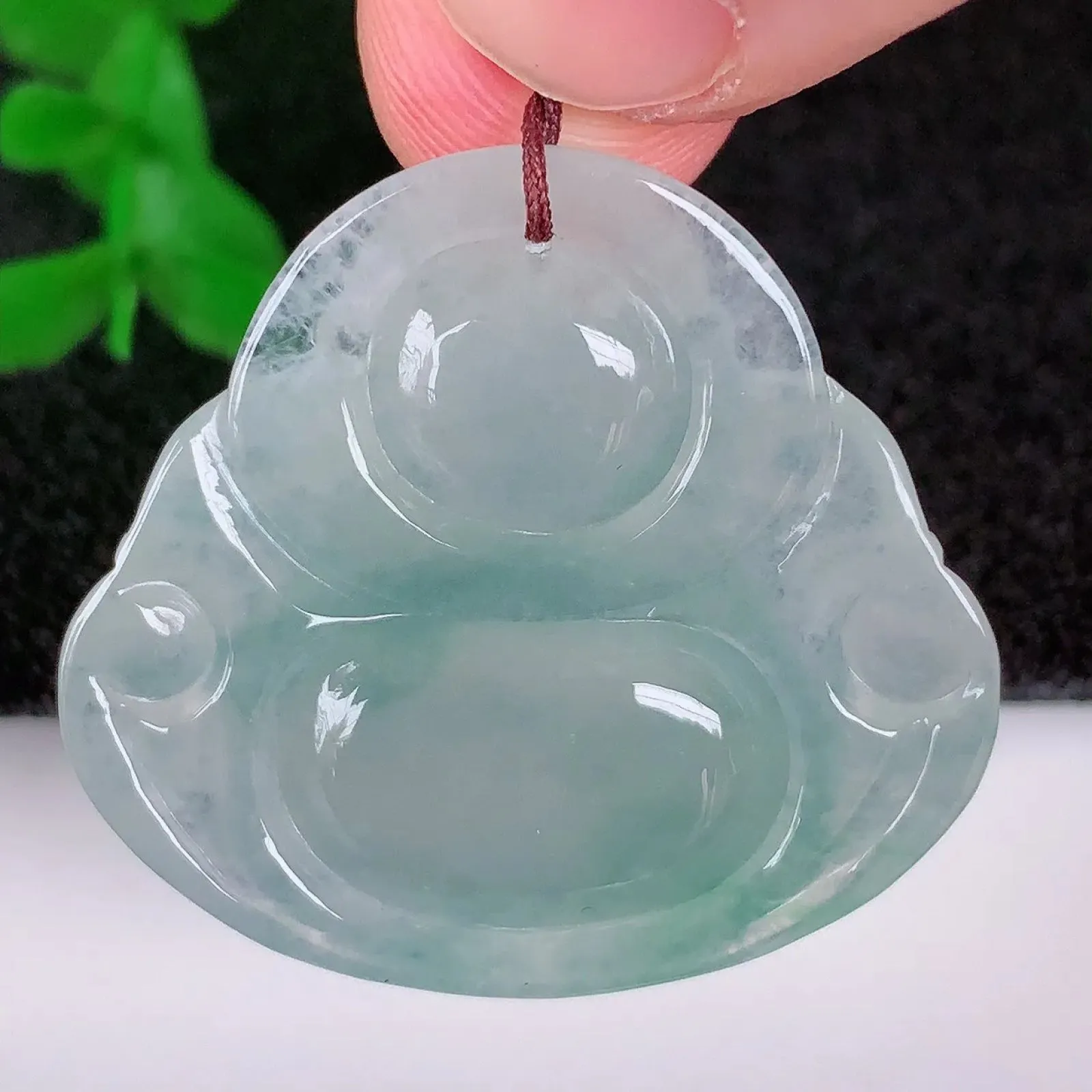 自然光实拍，冰种飘花翡翠佛公吊坠，玉笑佛，饱满，开脸喜庆，配戴优雅迷人！#01.25