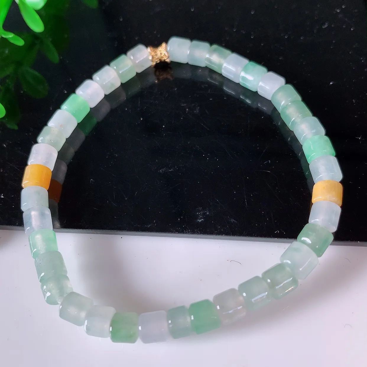 自然光实拍，冰种多宝翡翠手链，多彩路路通翡翠手串，颜色丰富，料子细腻，高档大气，自戴送礼佳品！#46.28取一尺寸5.2*4.5