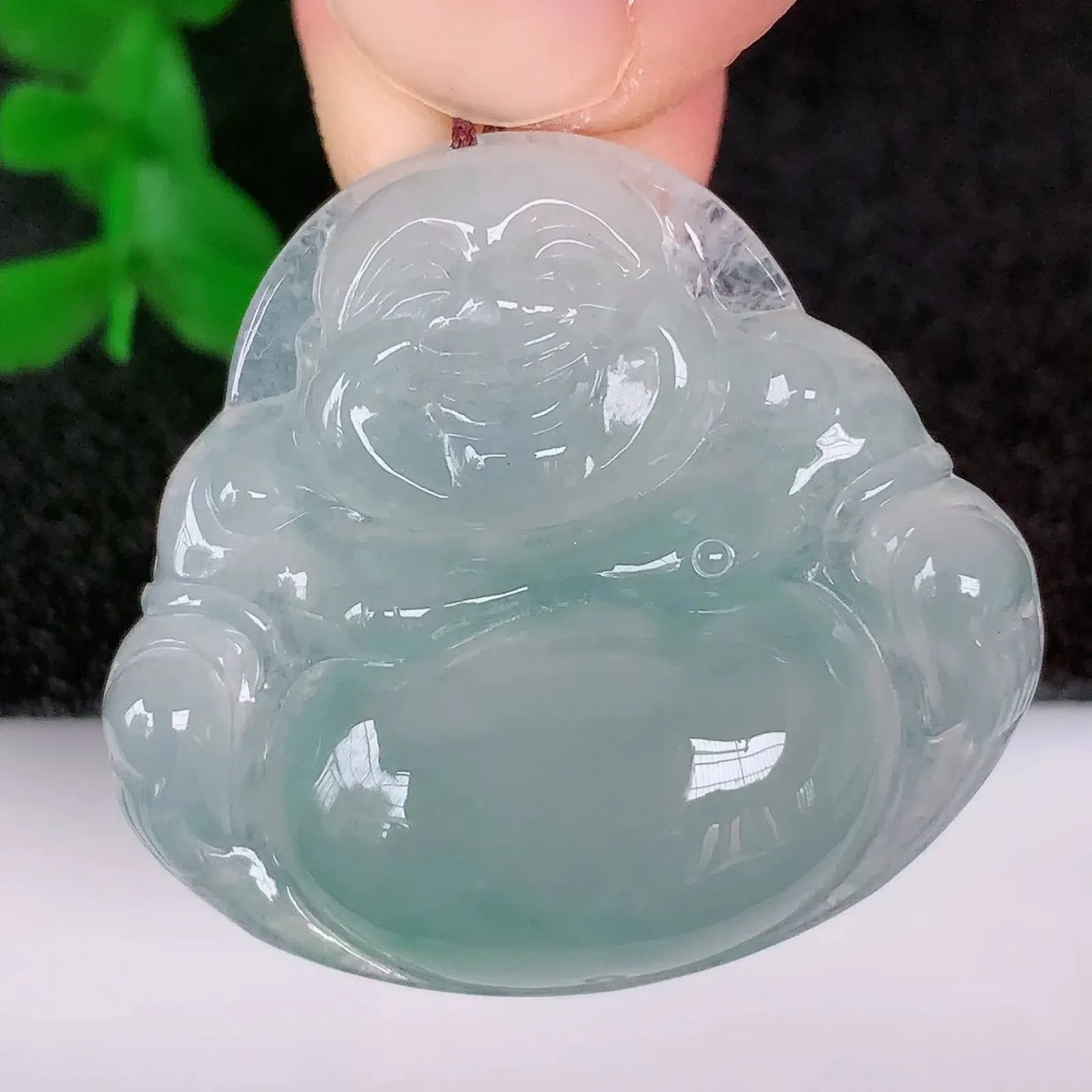 自然光实拍，冰种飘花翡翠佛公吊坠，玉笑佛，饱满，开脸喜庆，配戴优雅迷人！#01.25