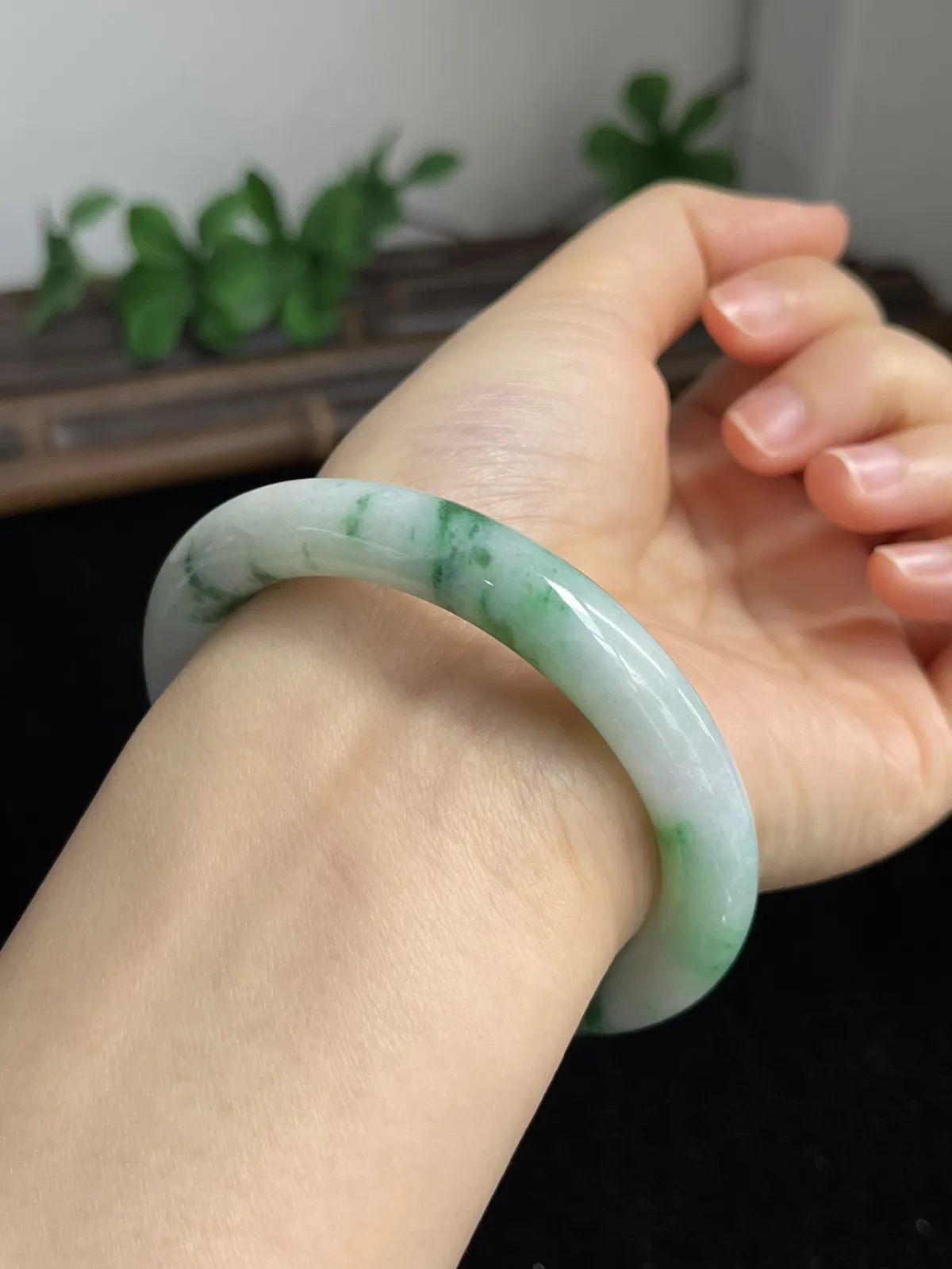 圆镯55圈口，翡翠手镯