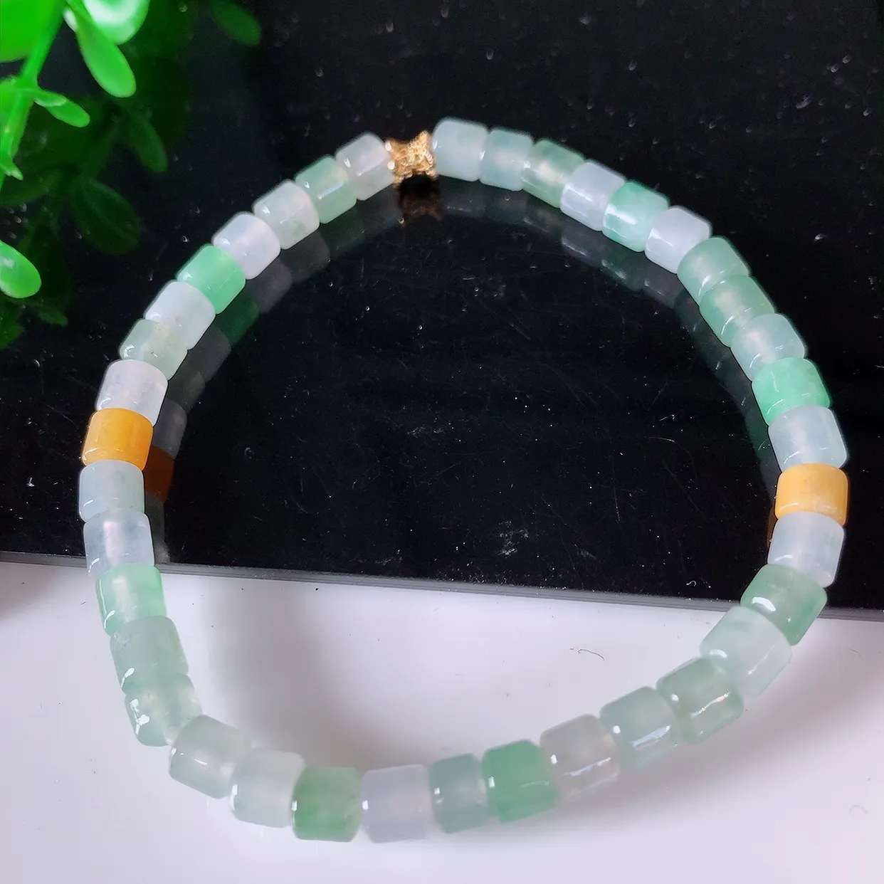 自然光实拍，冰种多宝翡翠手链，多彩路路通翡翠手串，颜色丰富，料子细腻，高档大气，自戴送礼佳品！#46