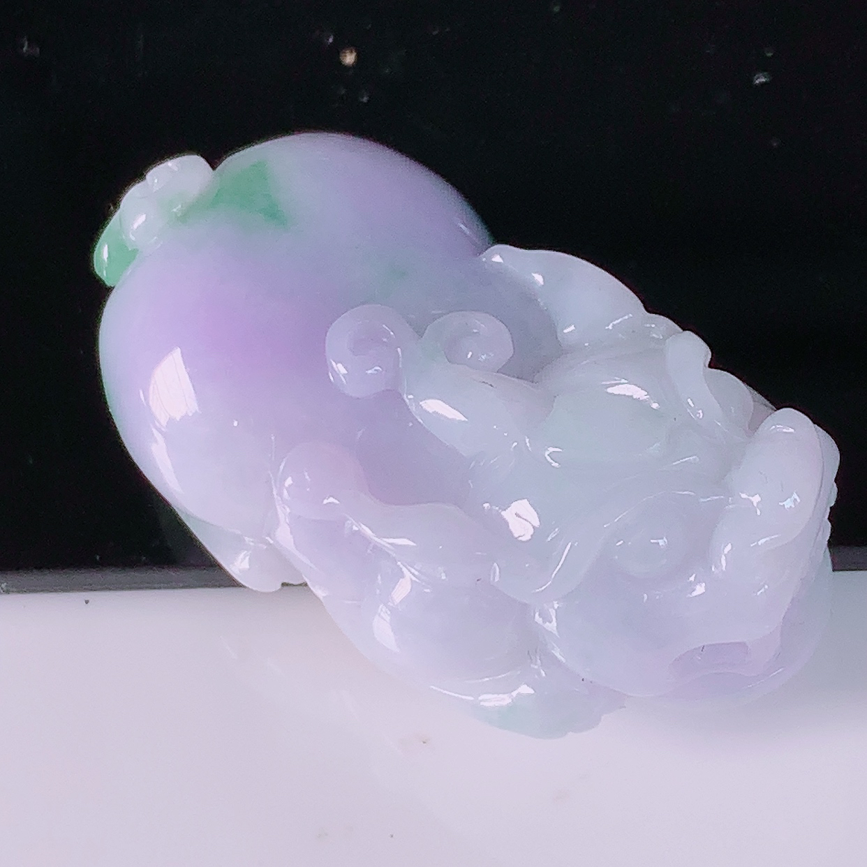 自然光实拍，冰润紫罗兰飘花翡翠招财貔貅吊坠，民间有“一摸貔貅运程旺盛，再摸貔貅财运滚滚，三摸貔貅平步青云 ”的美好祝愿。#1.28