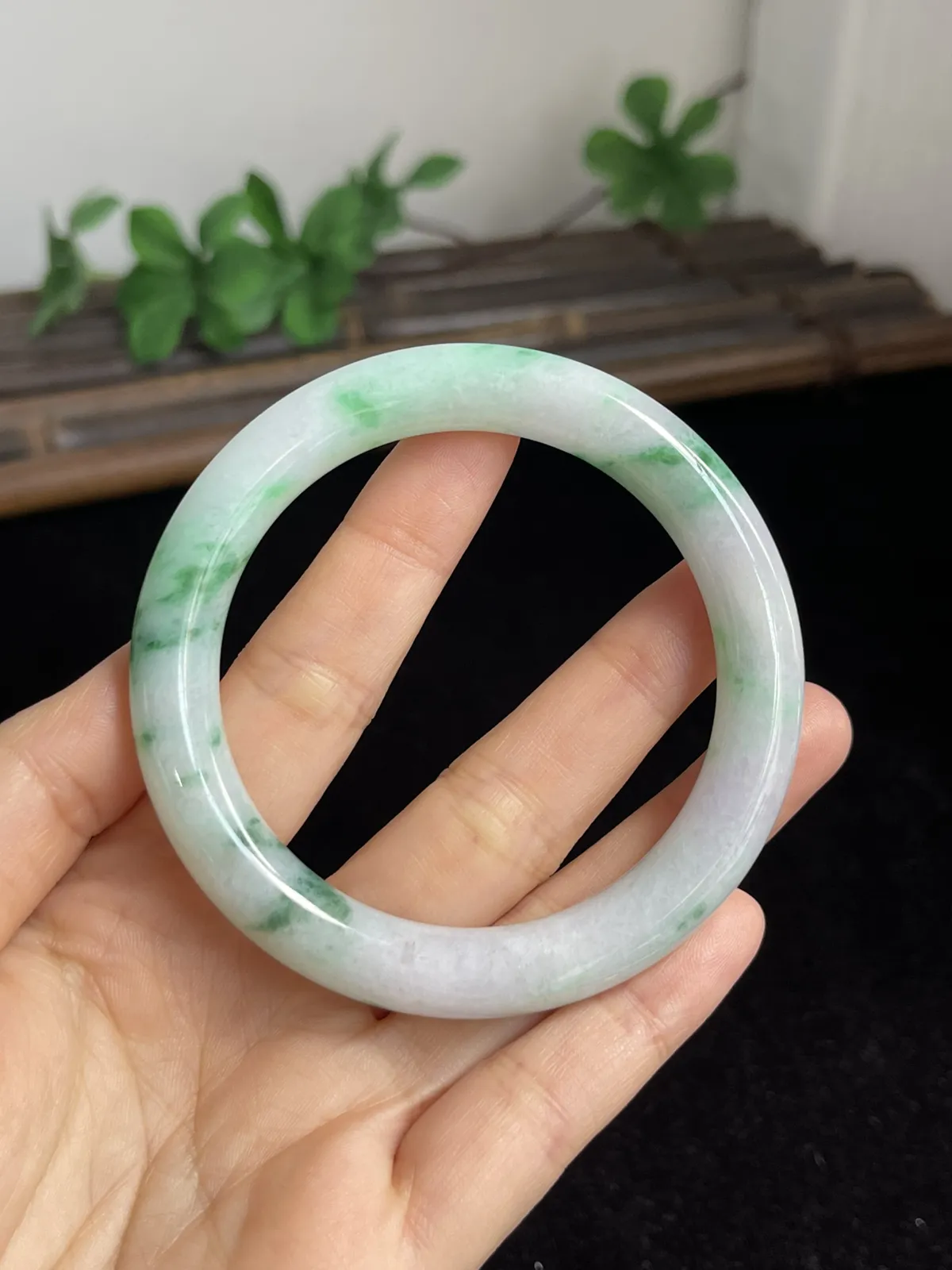 圆镯55圈口，翡翠手镯