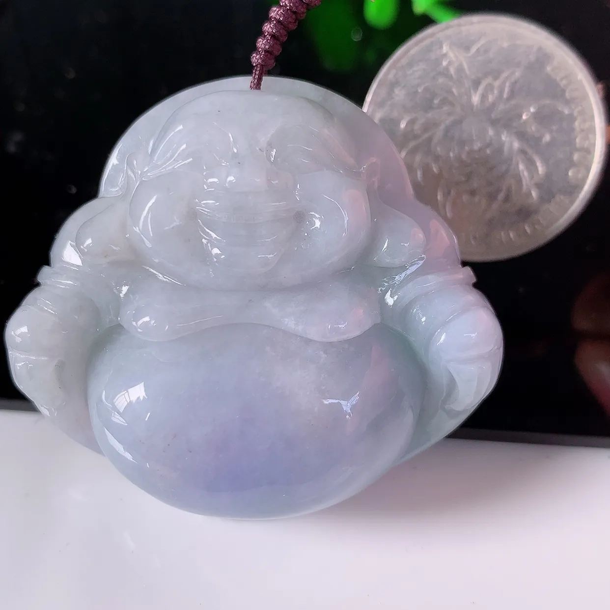 自然光实拍，大件厚装冰润紫罗兰翡翠佛公吊坠，开心笑佛，种老水足，颜色漂亮，立体饱满圆润，佩戴效果赞#41.28
