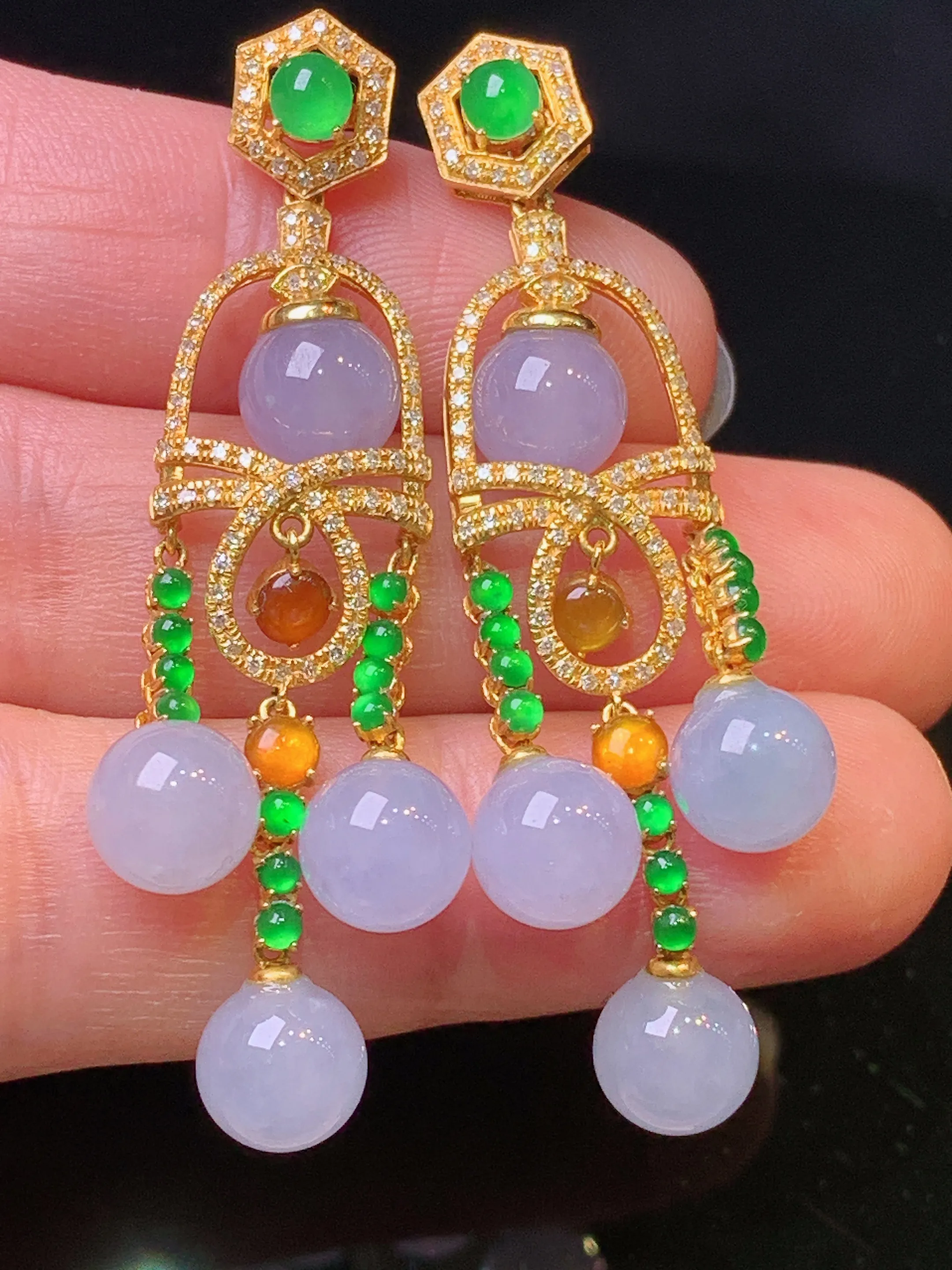 18k金钻镶嵌淡紫罗兰圆珠耳坠 玉质细腻 色泽清新艳丽 整体尺寸50*7