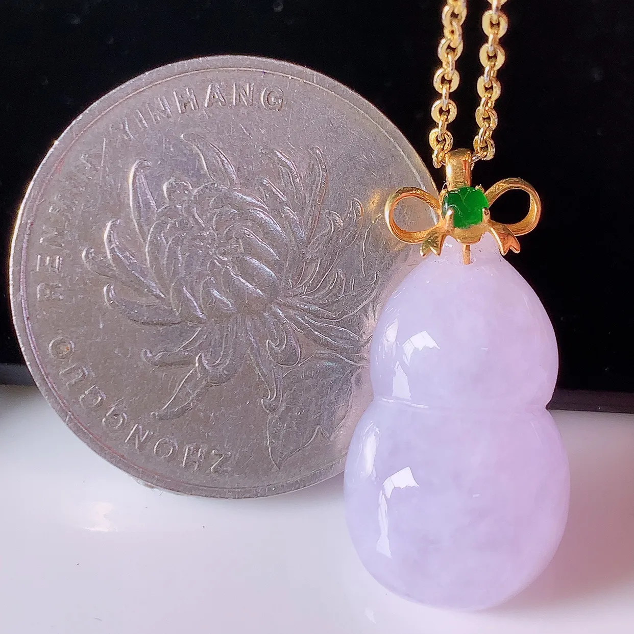 18K金镶嵌冰润紫罗兰翡翠葫芦吊坠，葫芦寓意福禄双全，财源滚滚，品佳品，佩戴效果优雅迷人！#42.28整体25裸石20.5-12-8.2