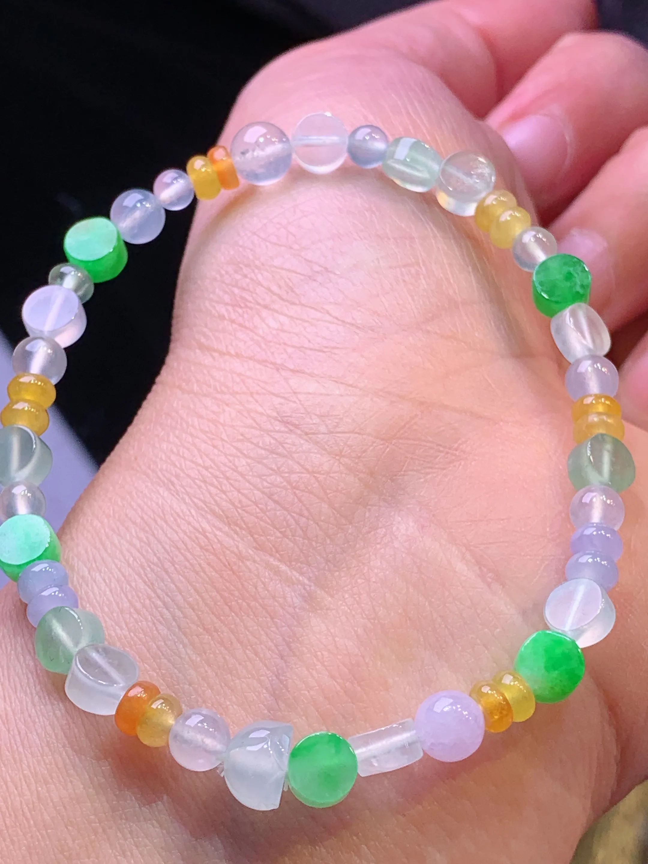多彩多宝手链 玉质细腻 色泽清新艳丽 整体尺寸7*4.8