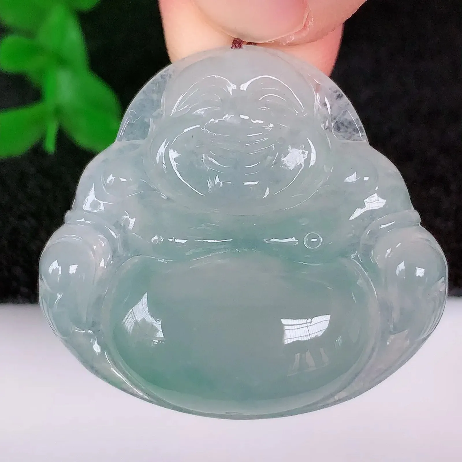 自然光实拍，冰种飘花翡翠佛公吊坠，玉笑佛，饱满，开脸喜庆，配戴优雅迷人！#01.25