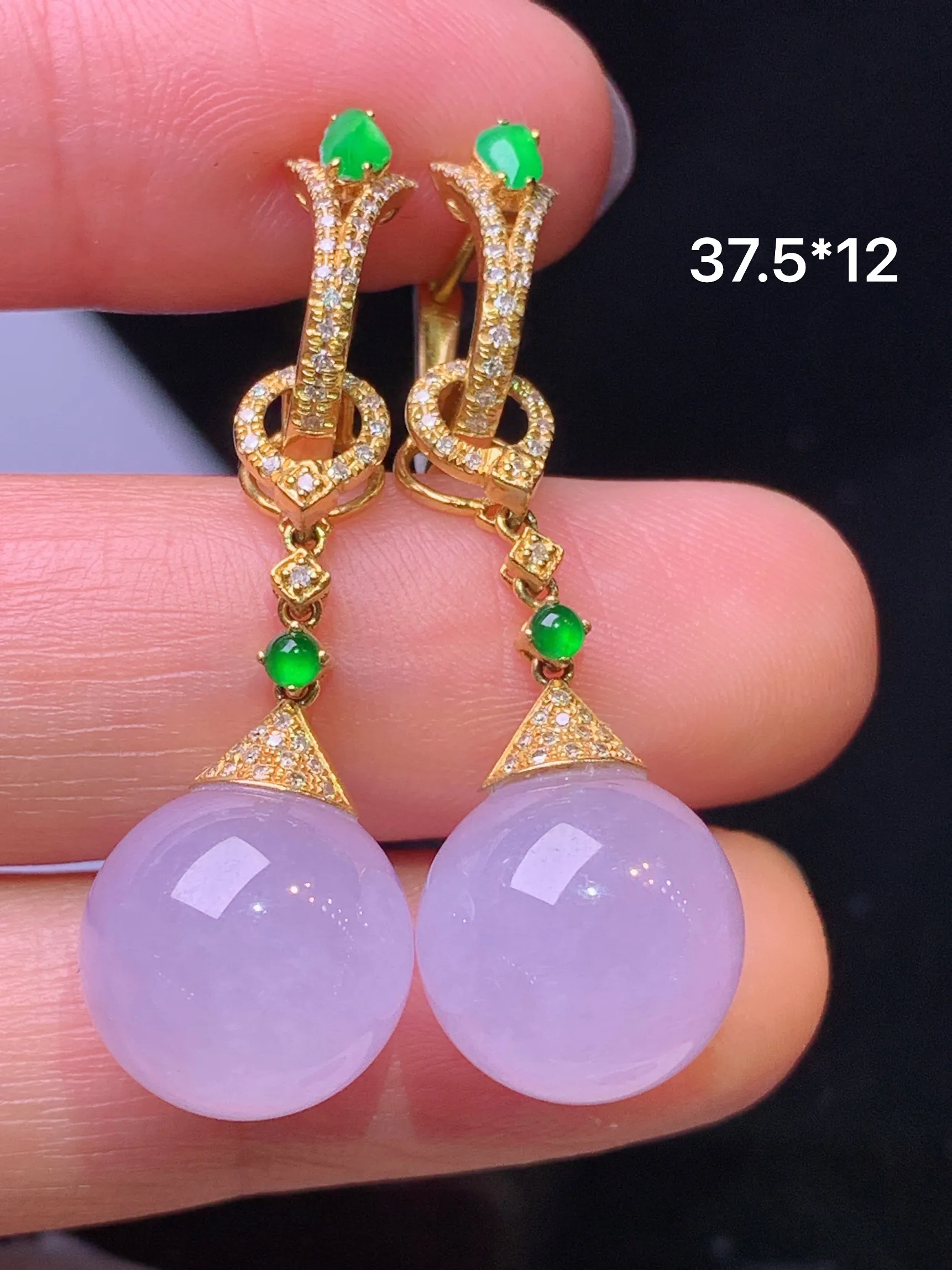 18k金钻镶嵌紫罗兰圆珠耳坠 玉质细腻 色泽艳丽清新 整体尺寸37.5*12