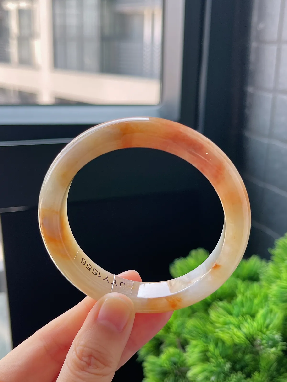 正圈56.3圈口，翡翠冰糯种黄色手镯