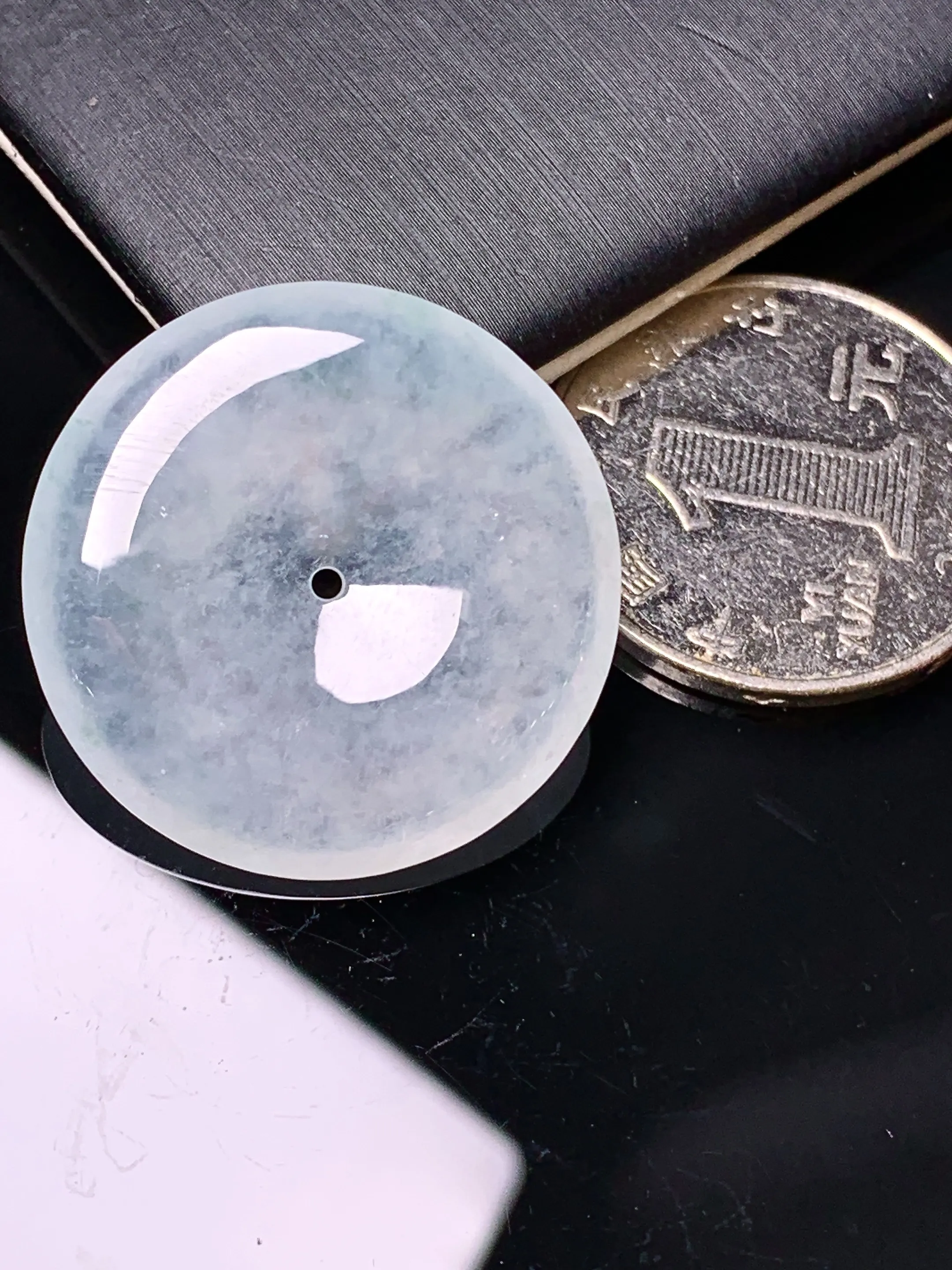 冰种平安扣吊坠 玉质细腻 色泽清新艳丽 整体尺寸27.7*5