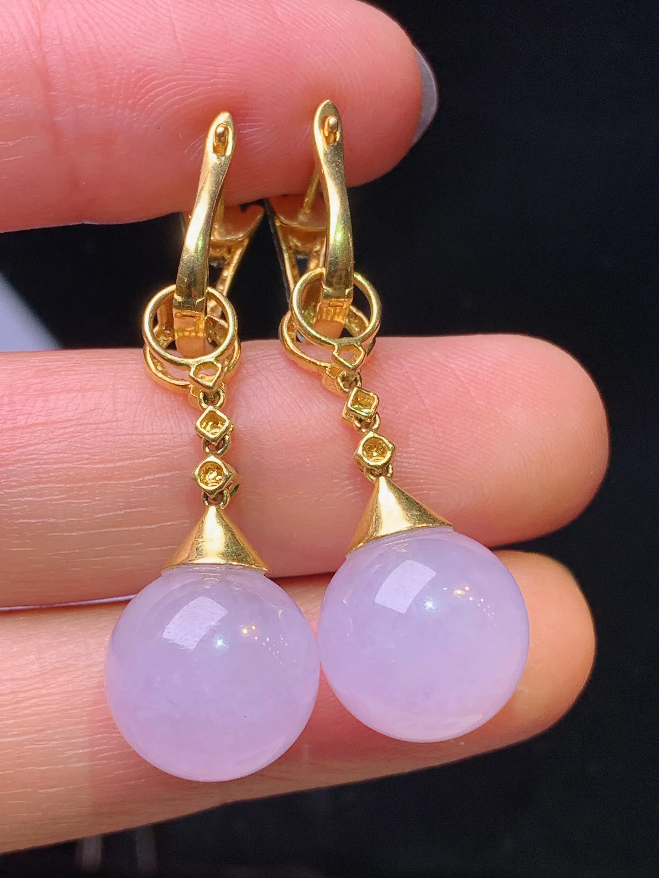 18k金钻镶嵌紫罗兰圆珠耳坠 玉质细腻 色泽艳丽清新 整体尺寸37.5*12