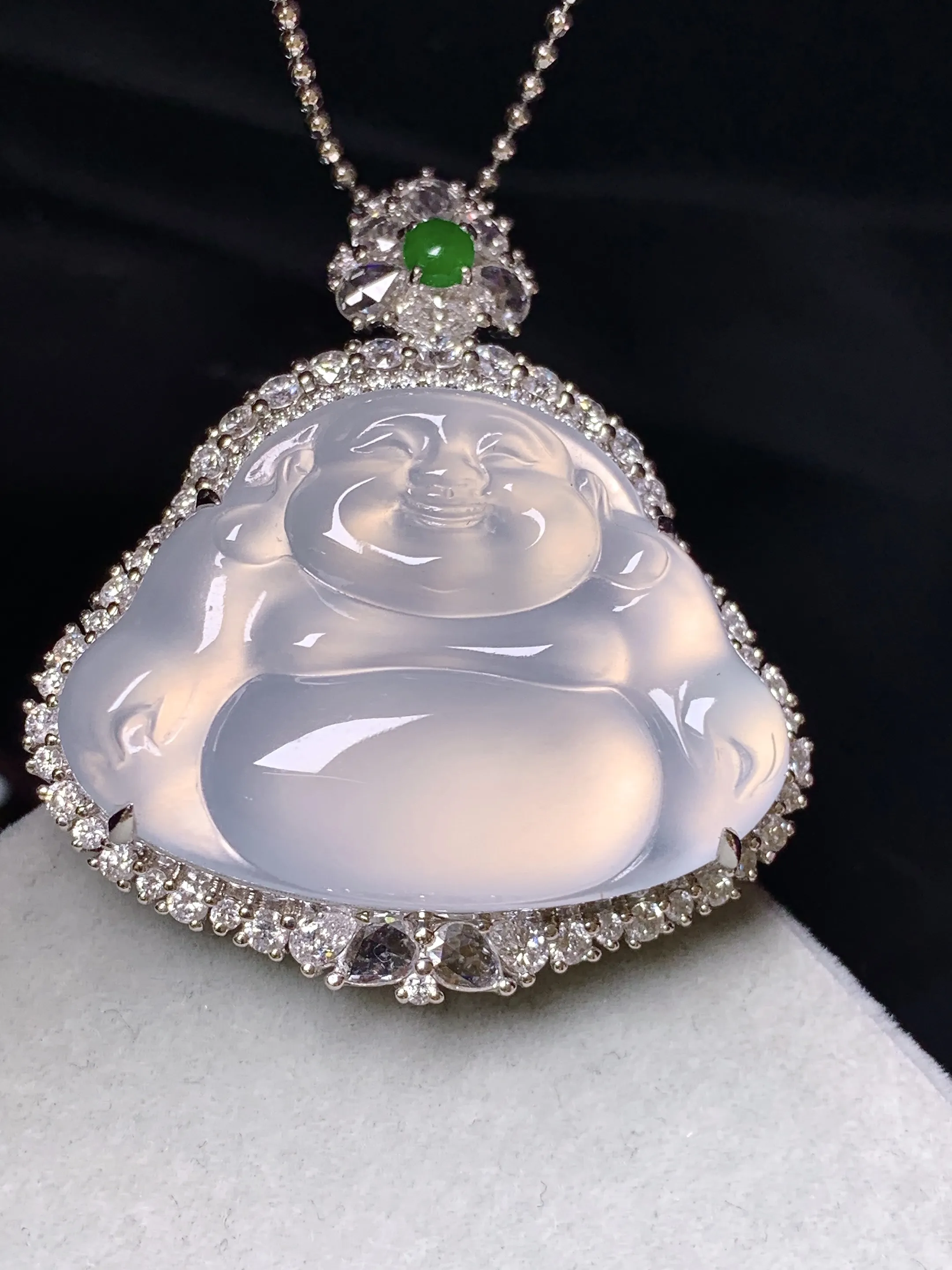 18k金钻镶嵌冰种佛公吊坠 玉质细腻 色泽清新艳丽 整体尺寸36.3*32.2*13