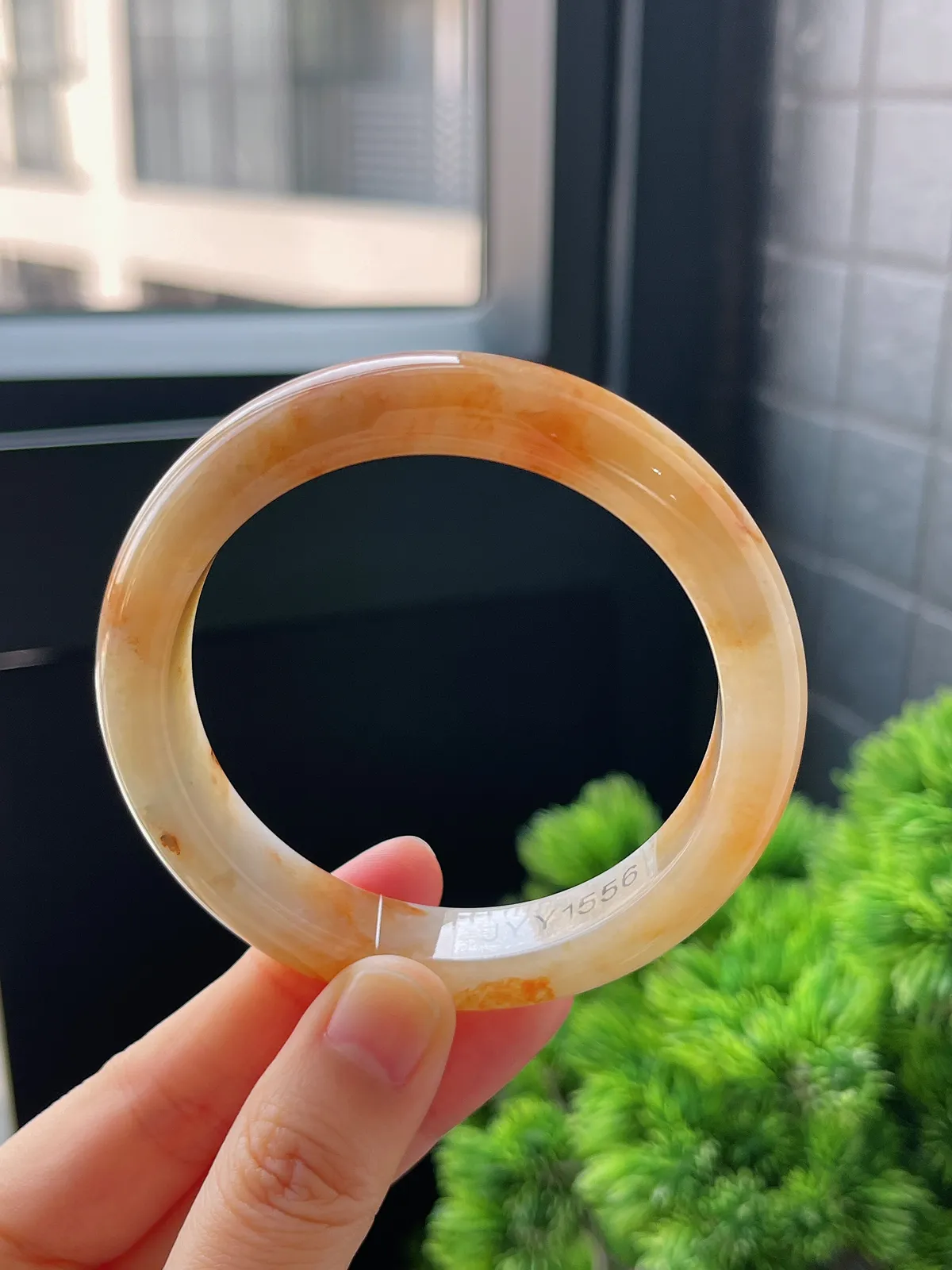 正圈56.3圈口，翡翠冰糯种黄色手镯