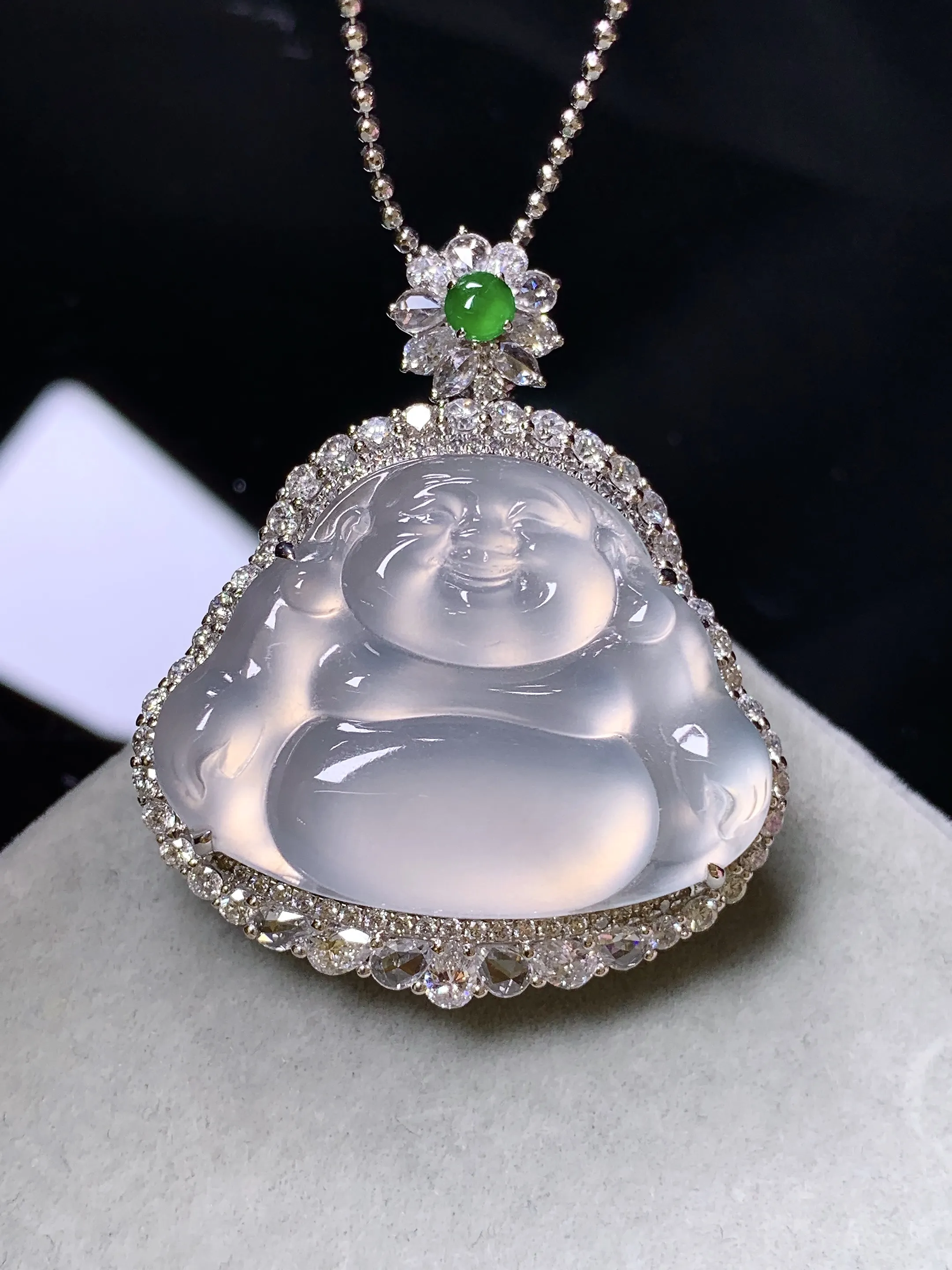 18k金钻镶嵌冰种佛公吊坠 玉质细腻 色泽清新艳丽 整体尺寸36.8*30.5*13.2