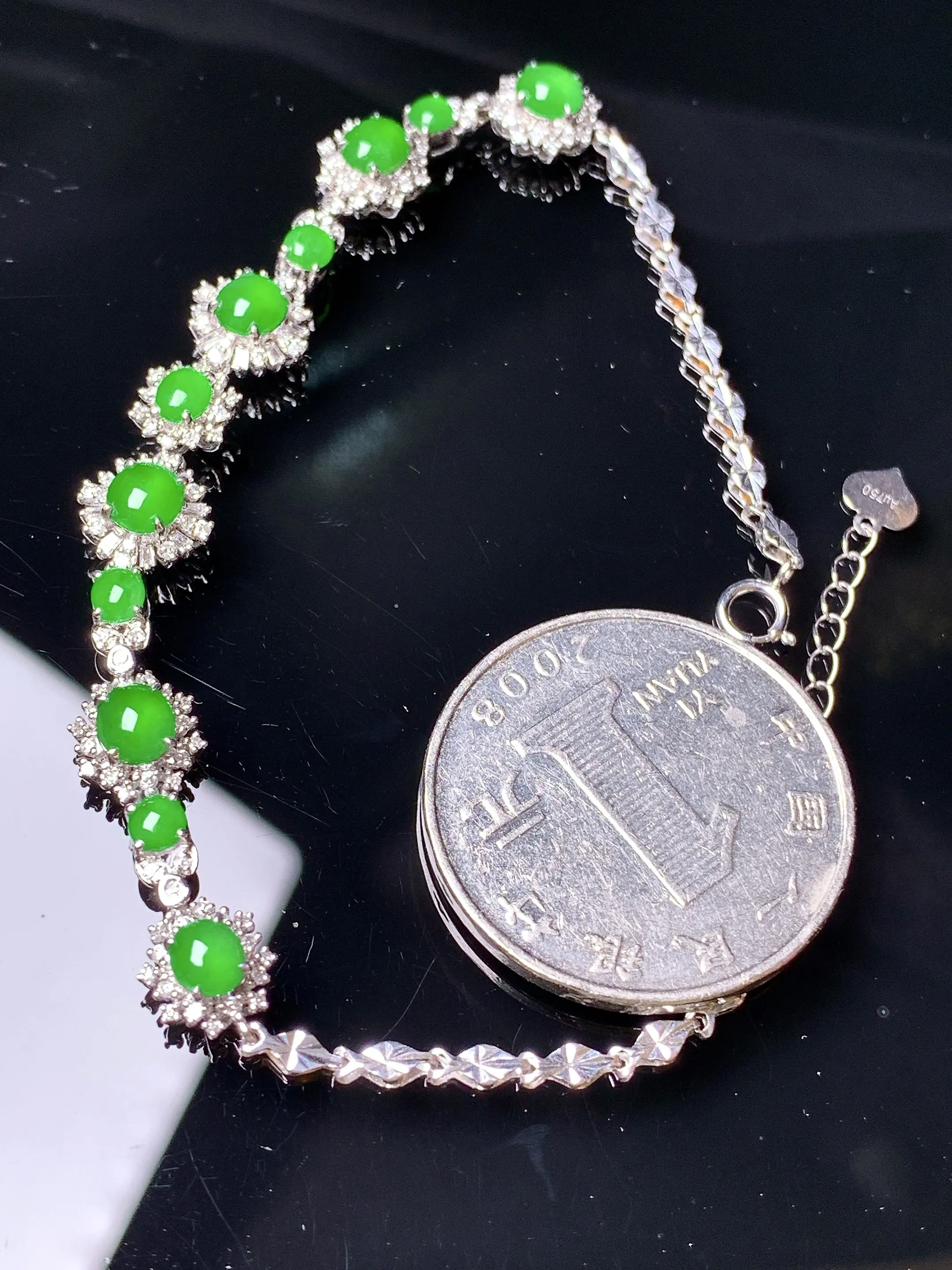 18k金钻镶嵌满绿蛋面手链 玉质细腻 色泽清新艳丽 整体尺寸84*8*5.2