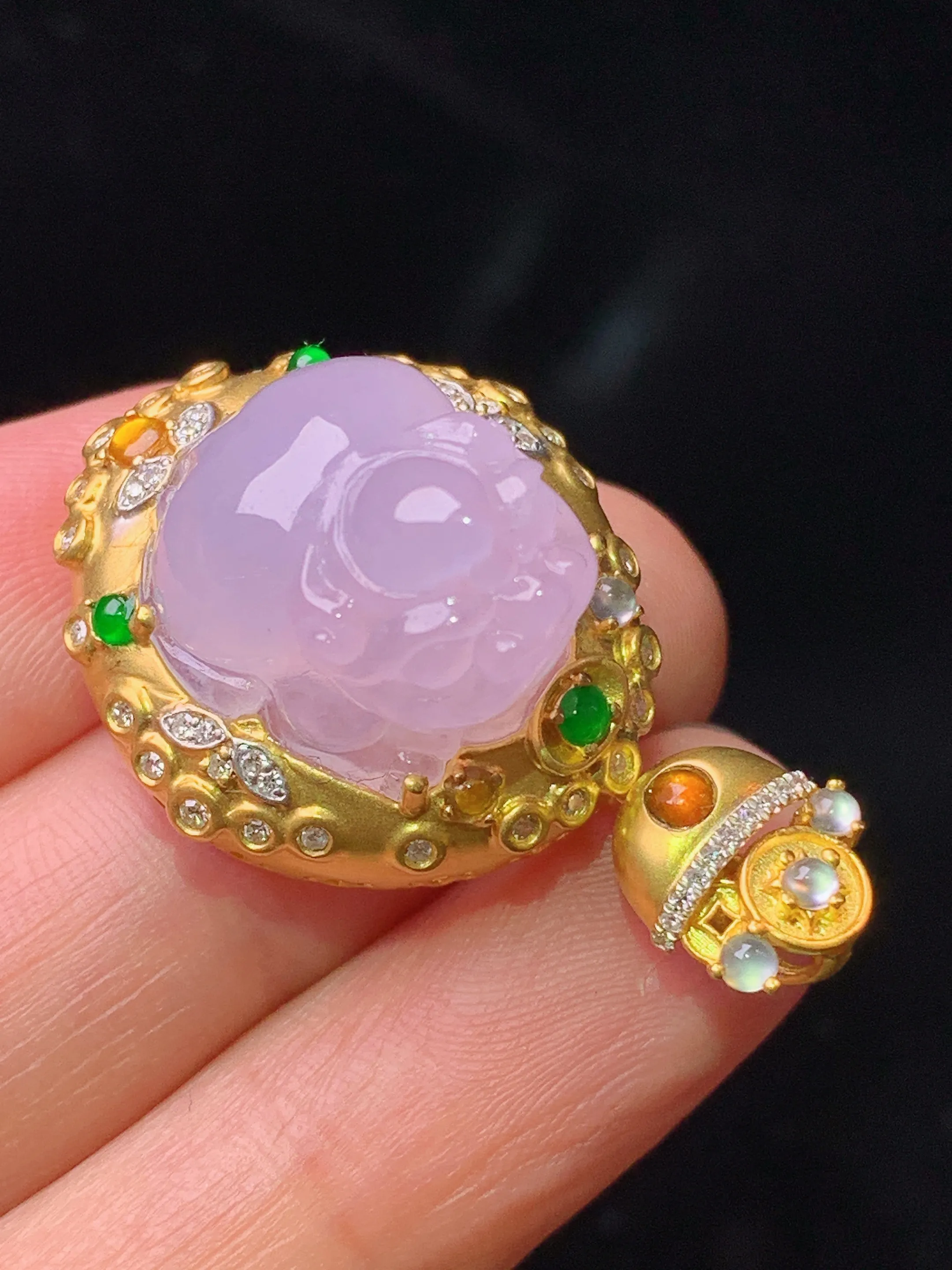 18k金钻镶嵌紫罗兰貔貅吊坠 玉质细腻 色泽艳丽清新 整体尺寸35.2*21.8*17.6