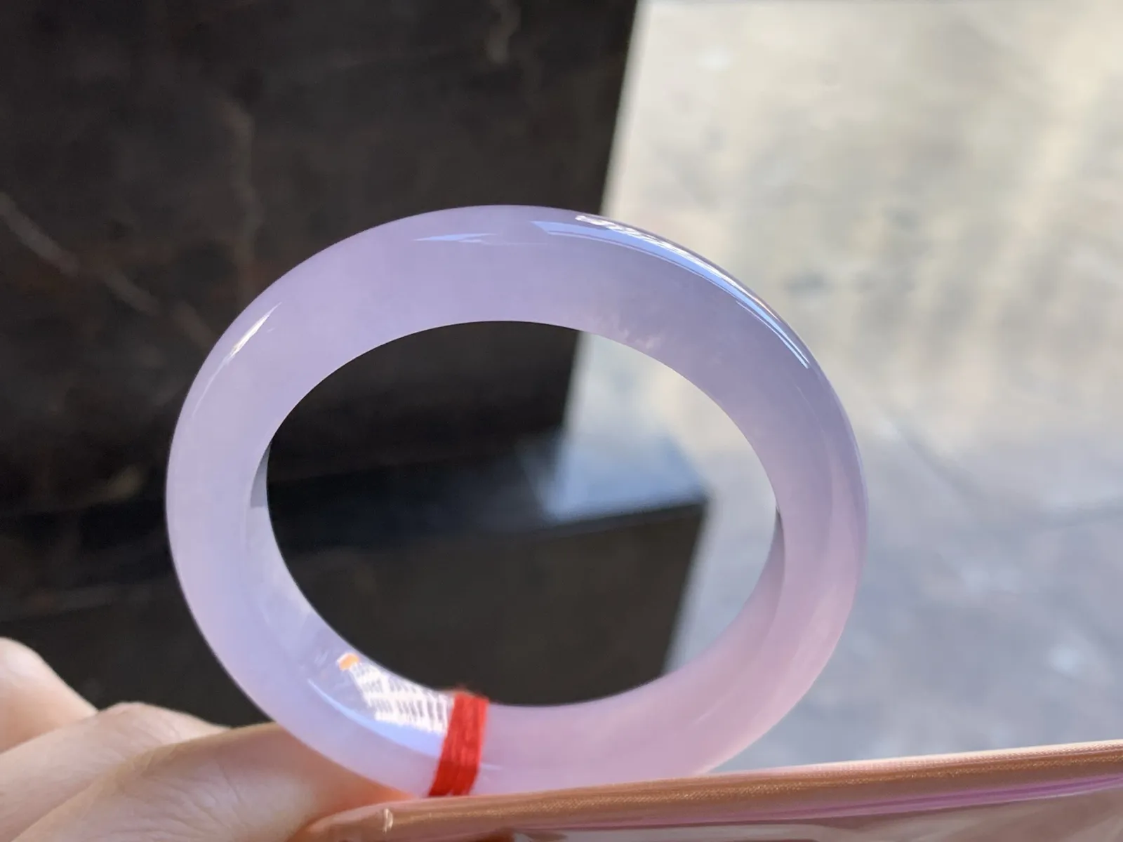 冰紫手镯
尺寸：51.3-11.4-8.5mm
种水好 小圈口 颜色漂亮