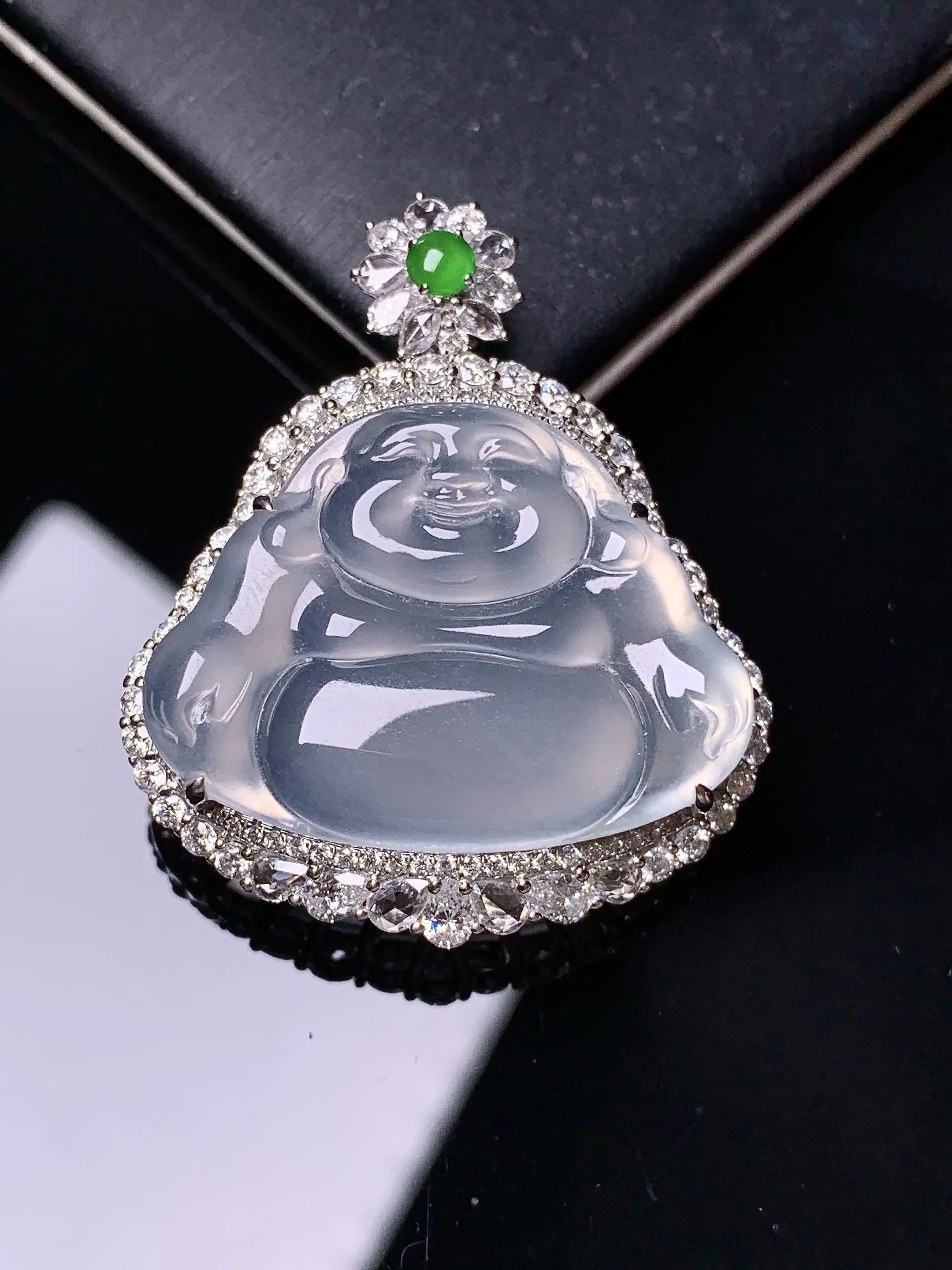 18k金钻镶嵌冰种佛公吊坠 玉质细腻 色泽清新艳丽 整体尺寸36.8*30.5*13.2